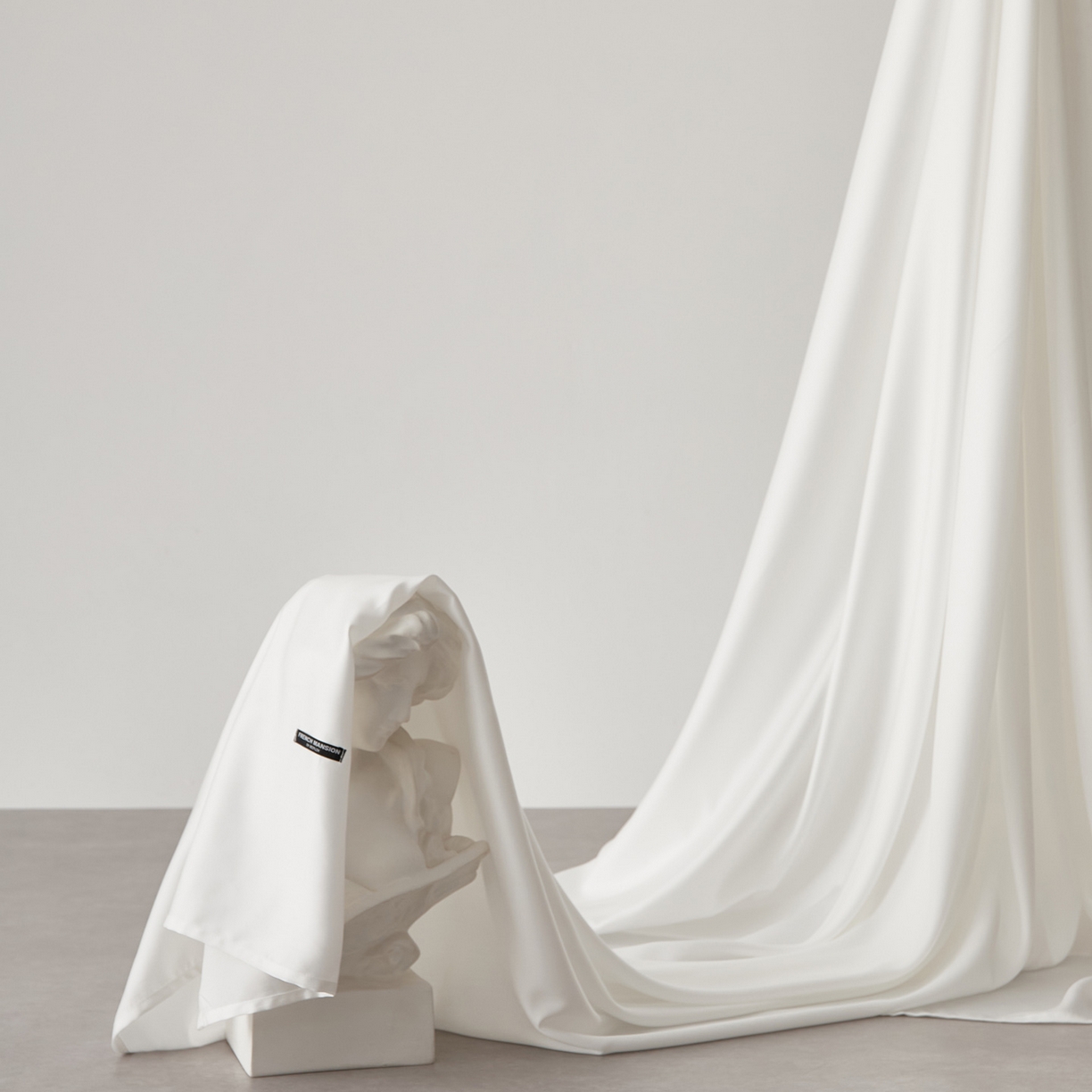 91家纺网 家纺一手货源 找家纺 EH家居 2026春夏新款简约纯色天丝单品床单 贵族白