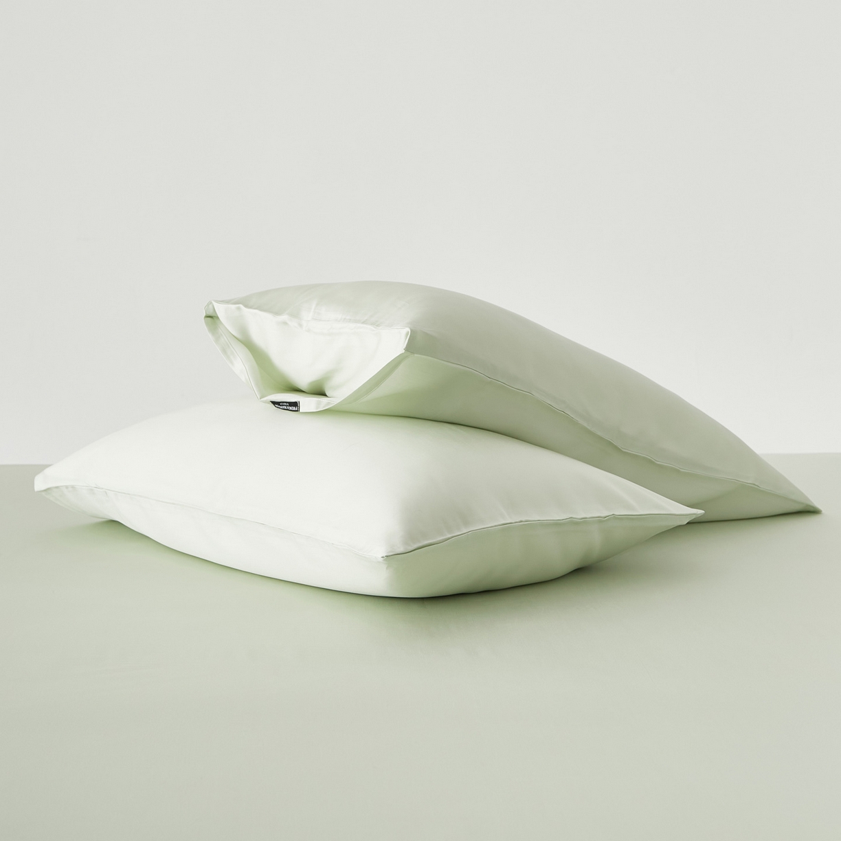 91家纺网 家纺一手货源 找家纺 EH家居 2026春夏新款简约纯色天丝单品枕套（AA版）（床单床笠同款） 微雨青