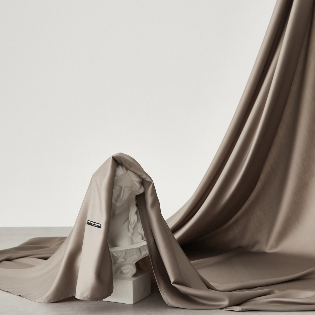 91家纺网 家纺一手货源 找家纺 EH家居 2026春夏新款简约纯色天丝单品床单 姜饼棕