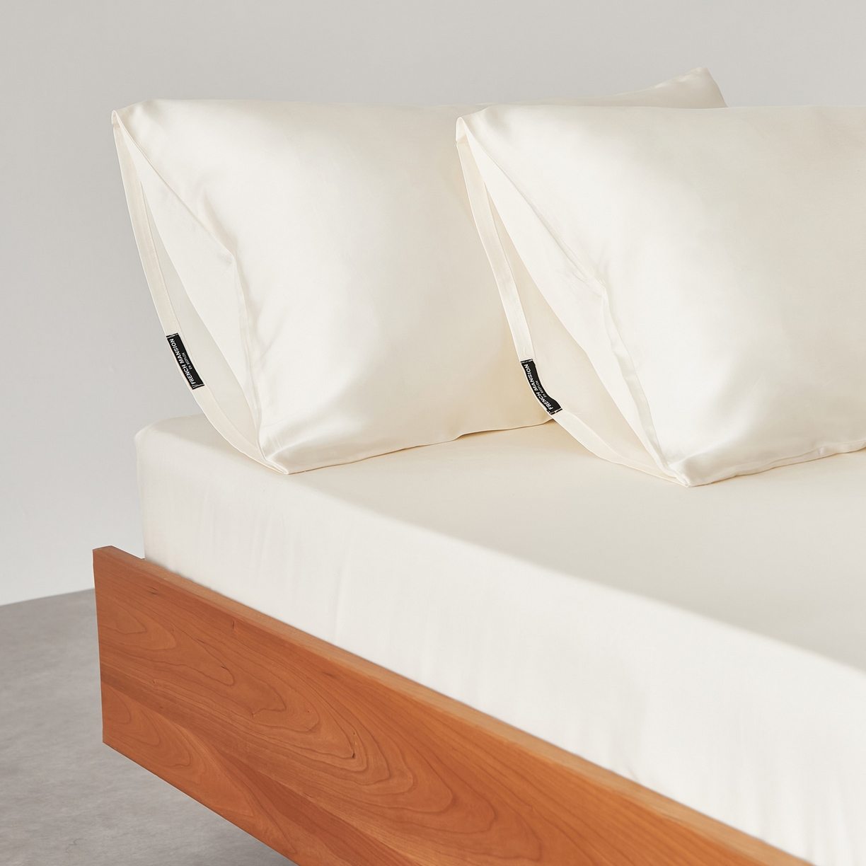 91家纺网 家纺一手货源 找家纺 EH家居 2026春夏新款简约纯色天丝单品枕套（AA版）（床单床笠同款） 珍珠米白