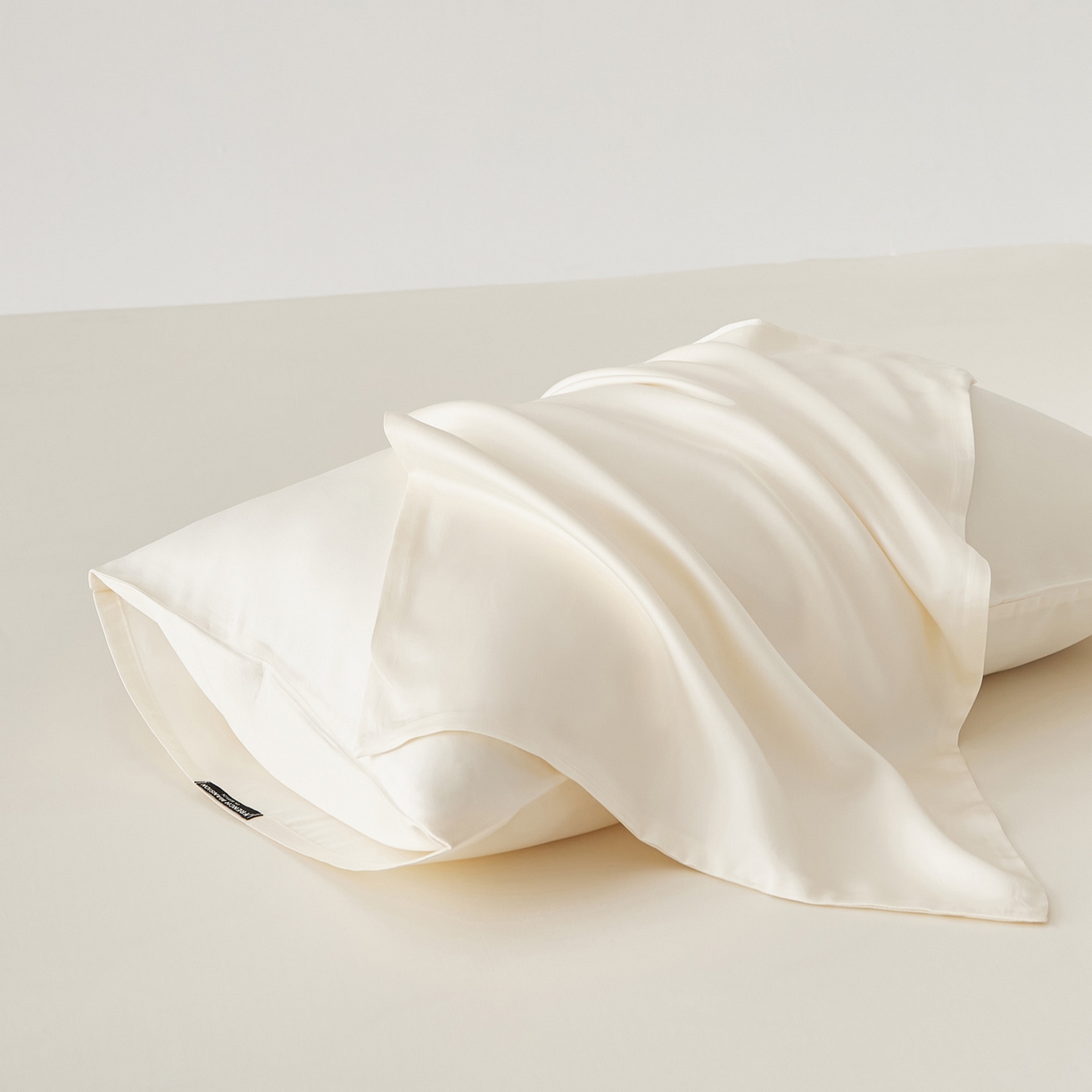 91家纺网 家纺一手货源 找家纺 EH家居 2026春夏新款简约纯色天丝单品枕套（AA版）（床单床笠同款） 珍珠米白