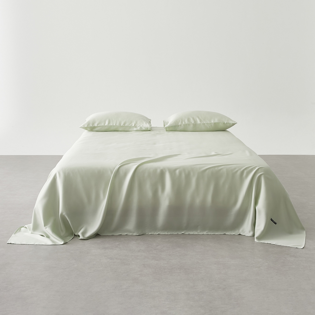 91家纺网 家纺一手货源 找家纺 EH家居 2026春夏新款简约纯色天丝单品床单 烟雨青