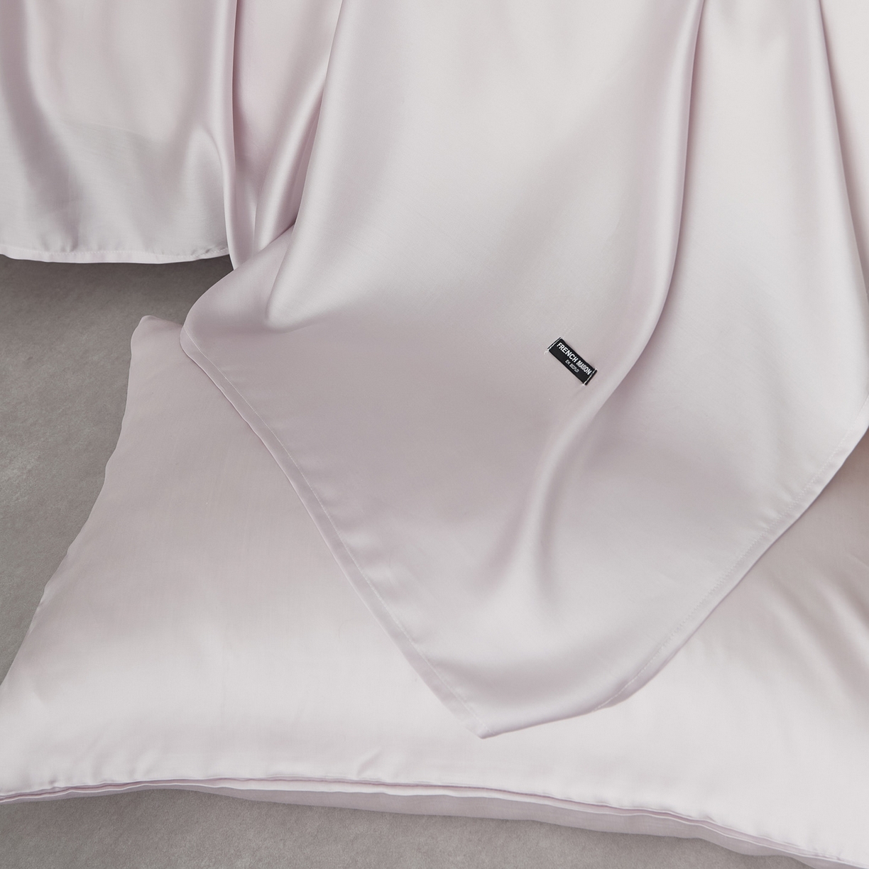 91家纺网 家纺一手货源 找家纺 EH家居 2026春夏新款简约纯色天丝单品床单 月见粉