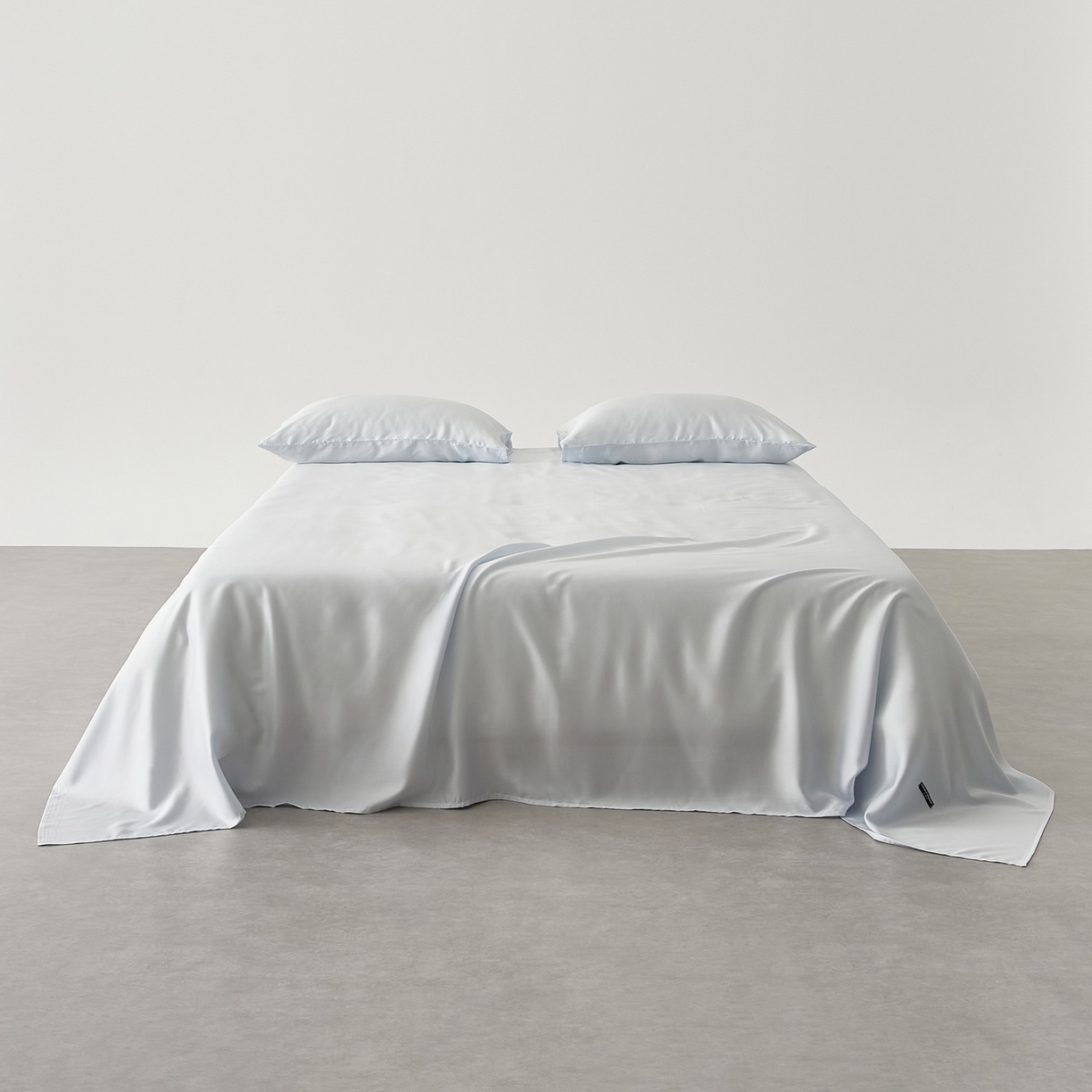 91家纺网 家纺一手货源 找家纺 EH家居 2026春夏新款简约纯色天丝单品床单 云岚色