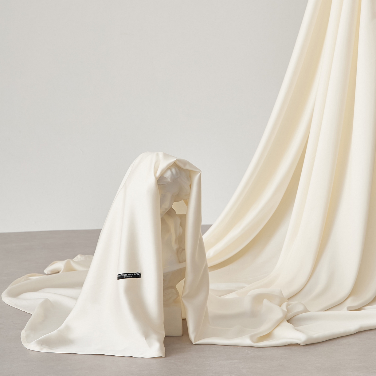 91家纺网 家纺一手货源 找家纺 EH家居 2026春夏新款简约纯色天丝单品床单 珍珠米白