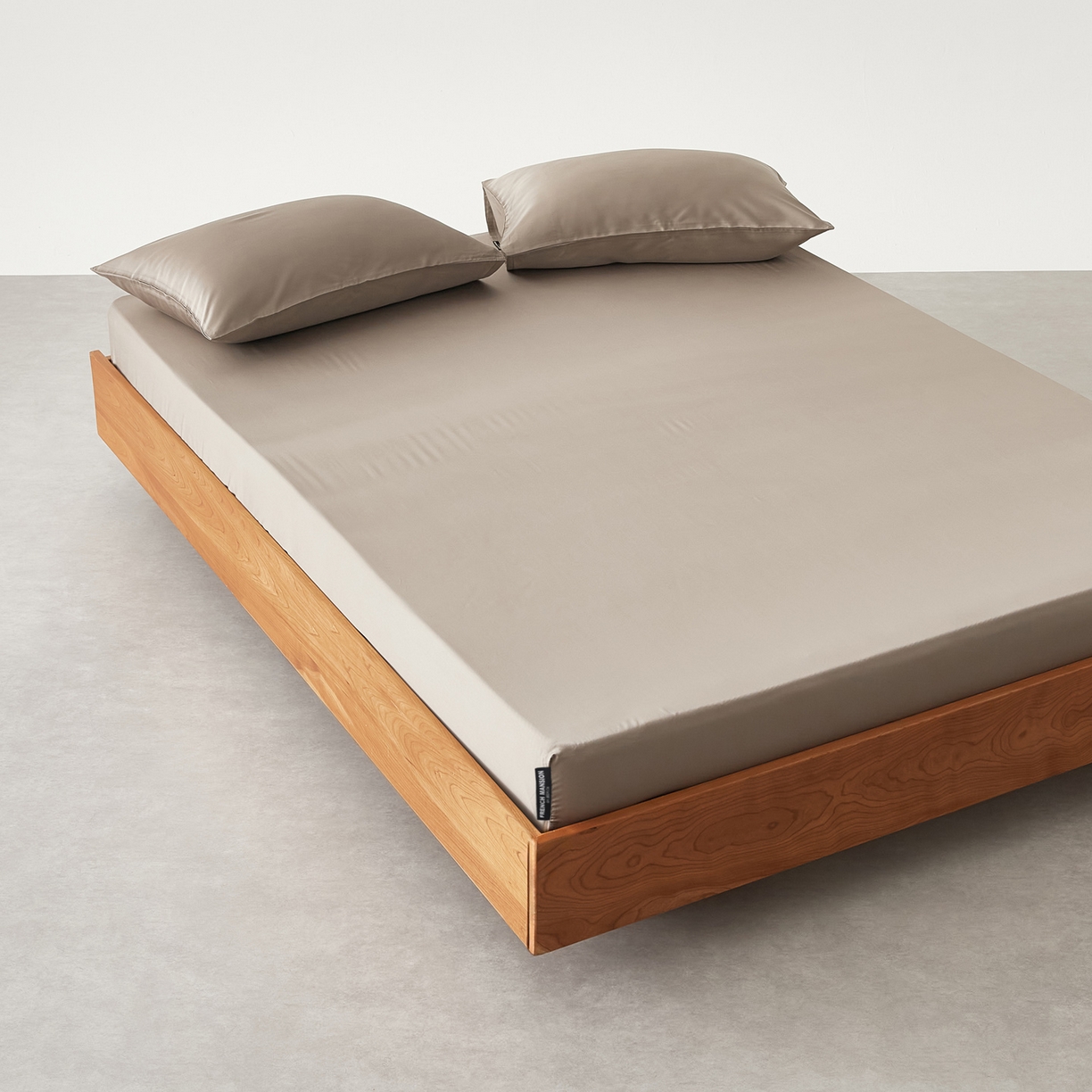 91家纺网 家纺一手货源 找家纺 EH家居 2026春夏新款简约纯色天丝单品床笠 姜饼棕