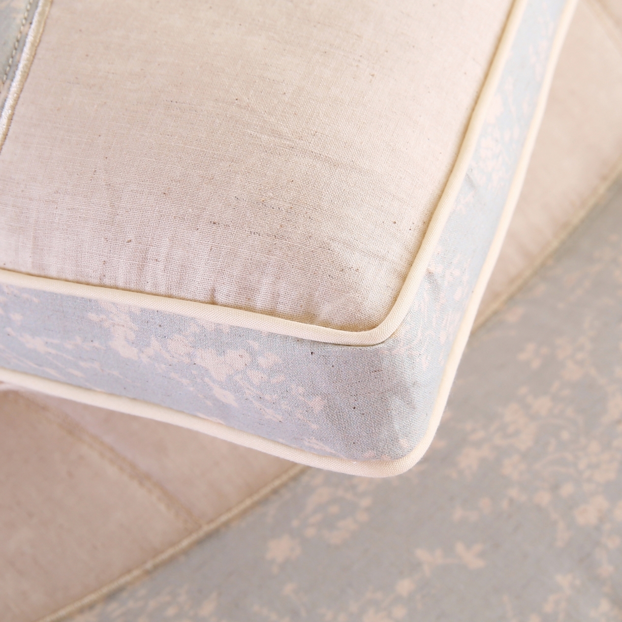 91家纺网 家纺一手货源 找家纺 浩宇家纺 2026新款国潮棉麻枕头枕芯秋冬不上火刺绣护颈枕成人家用舒适定型款6306 天青色