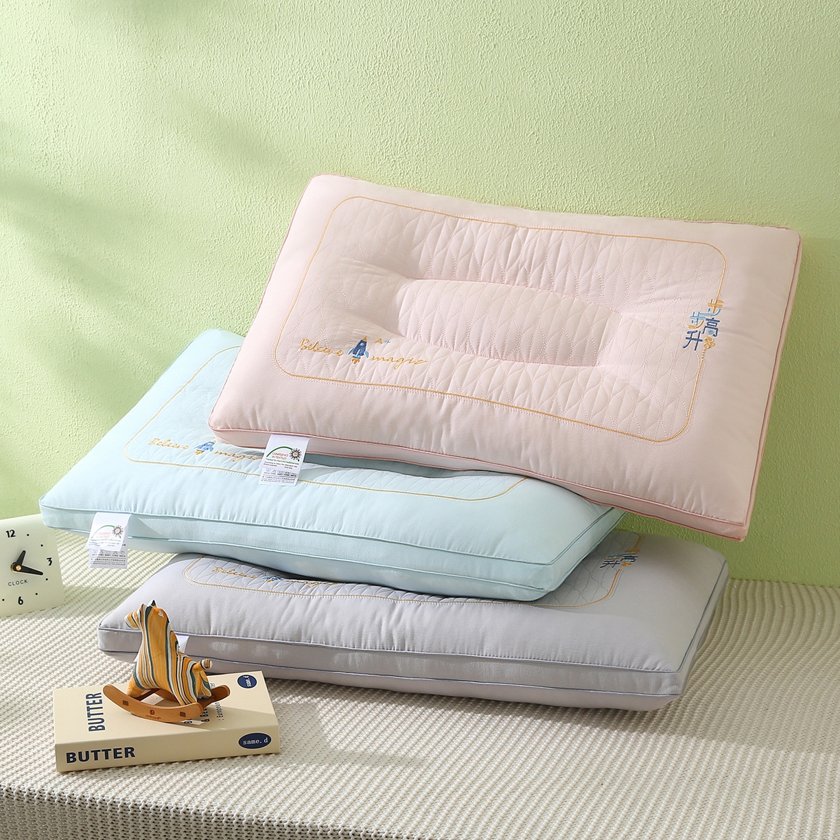 91家纺网 家纺一手货源 找家纺 （总）浩宇家纺 2026新款枕头枕芯步步高升枕刺绣护颈枕学生宿舍舒适定型款6307