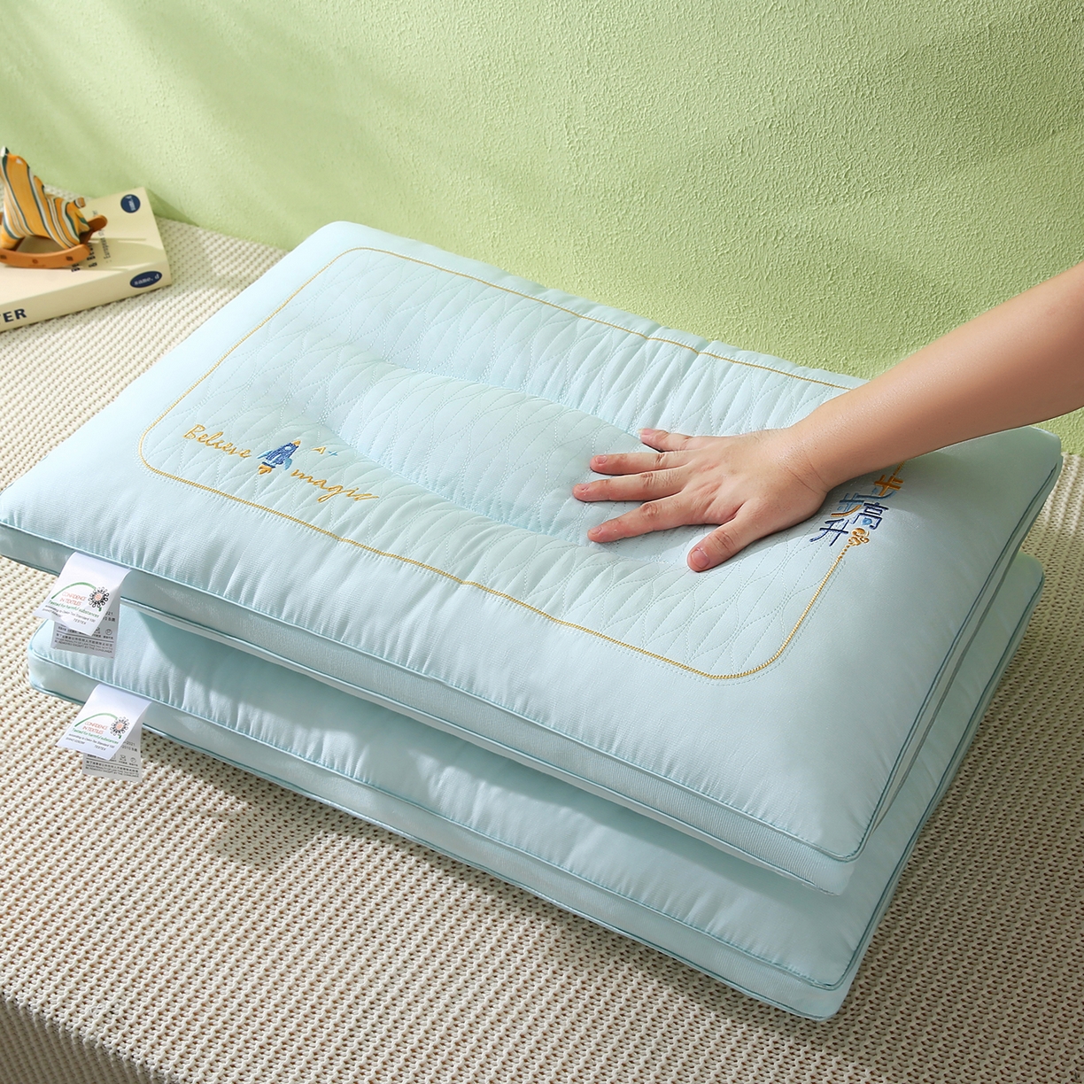 91家纺网 家纺一手货源 找家纺 浩宇家纺 2026新款枕头枕芯步步高升枕刺绣护颈枕学生宿舍舒适定型款6307 步步高升枕-晴空蓝