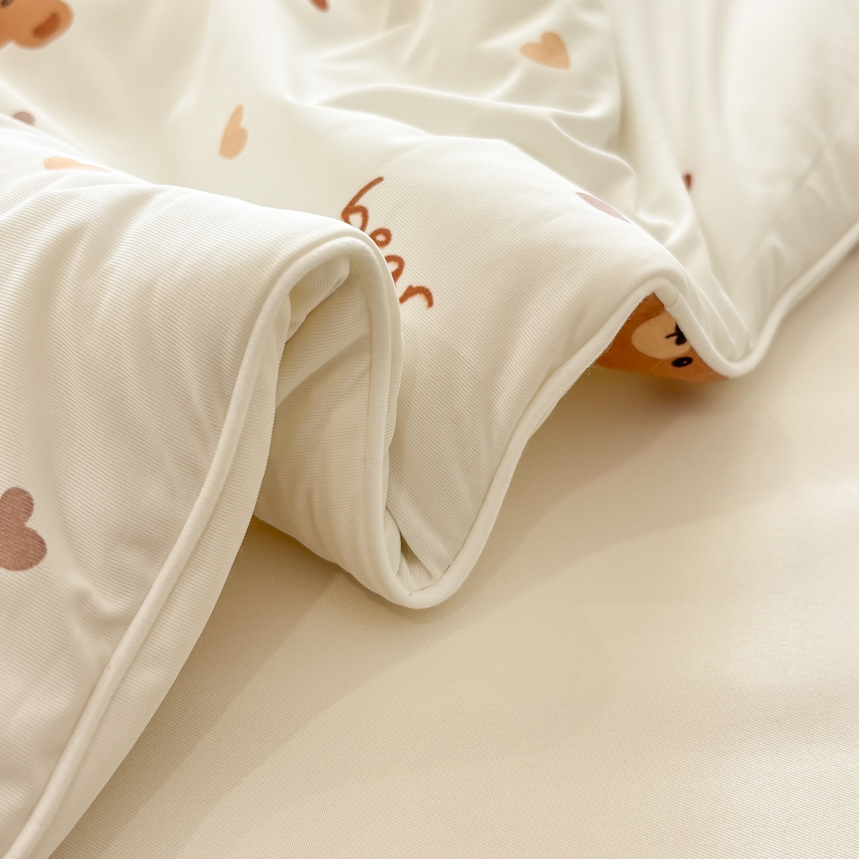 91家纺网 家纺一手货源 找家纺 益多眠 【同款超低价】2026新款锦氨夏凉被凉感丝夏被空调被单人夏被自带凉感冰丝夏被【四周踩棉】 爱心小熊