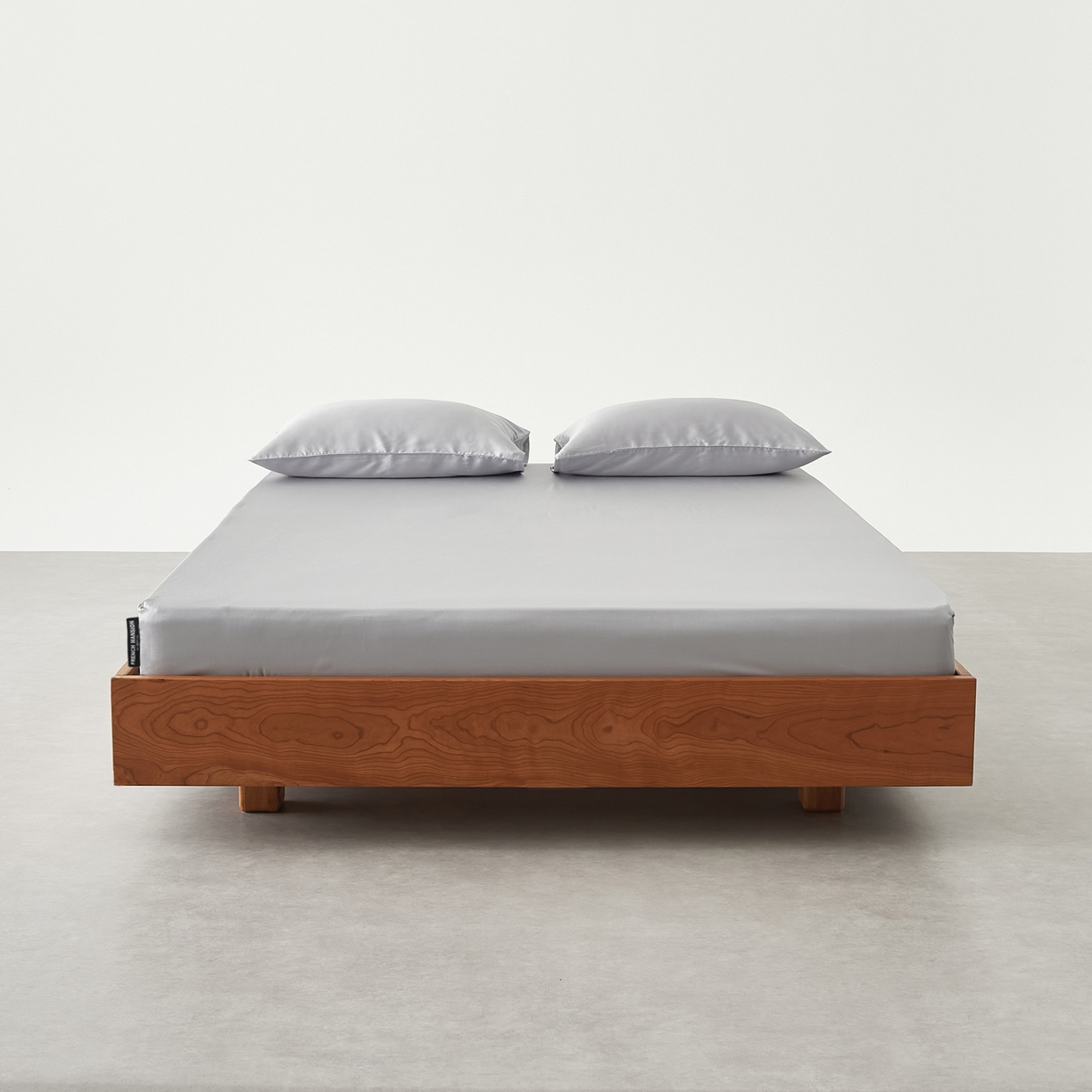 91家纺网 家纺一手货源 找家纺 EH家居 2026春夏新款简约纯色天丝单品床笠 丁香灰