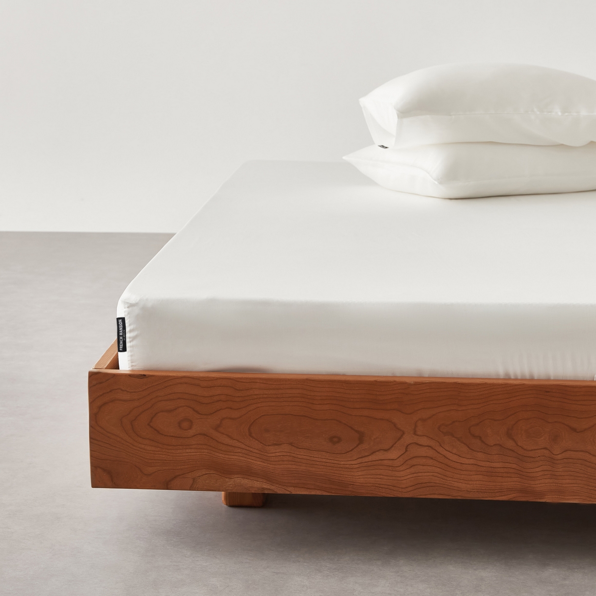 91家纺网 家纺一手货源 找家纺 EH家居 2026春夏新款简约纯色天丝单品床笠 贵族白