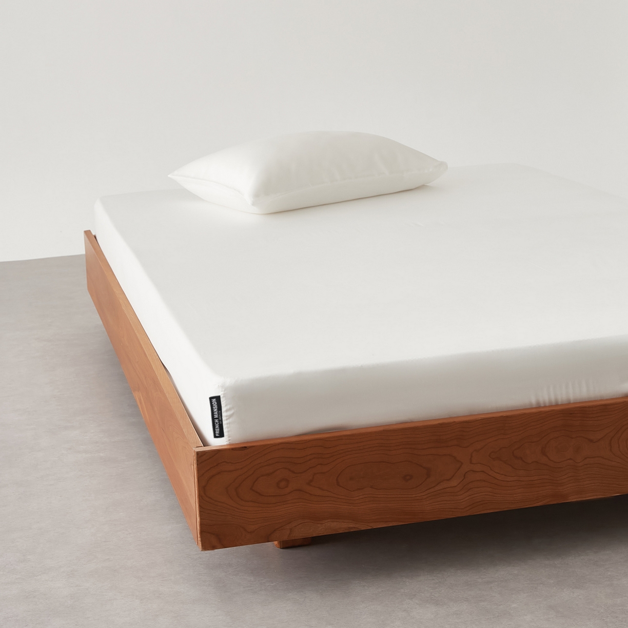 91家纺网 家纺一手货源 找家纺 EH家居 2026春夏新款简约纯色天丝单品床笠 贵族白