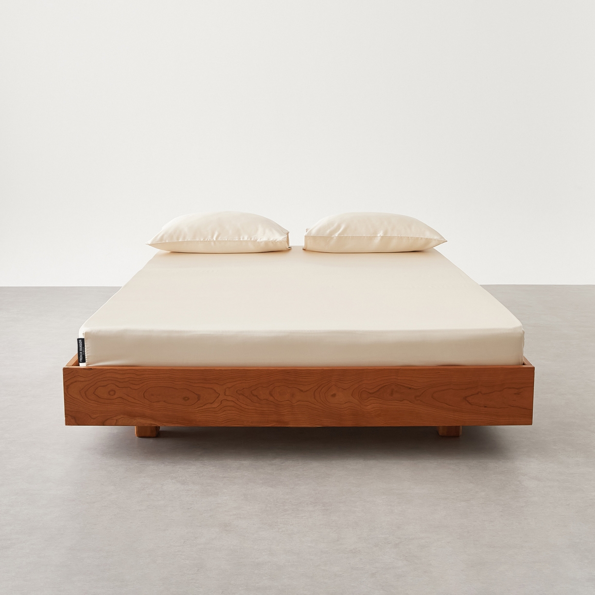 91家纺网 家纺一手货源 找家纺 EH家居 2026春夏新款简约纯色天丝单品床笠 奶油香槟