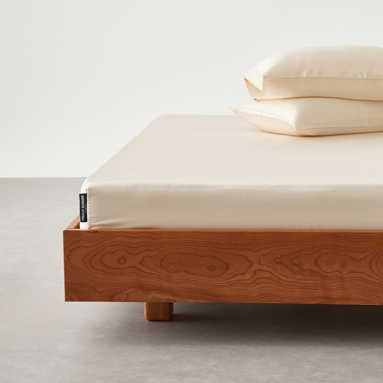 91家纺网 家纺一手货源 找家纺 EH家居 2026春夏新款简约纯色天丝单品床笠 奶油香槟