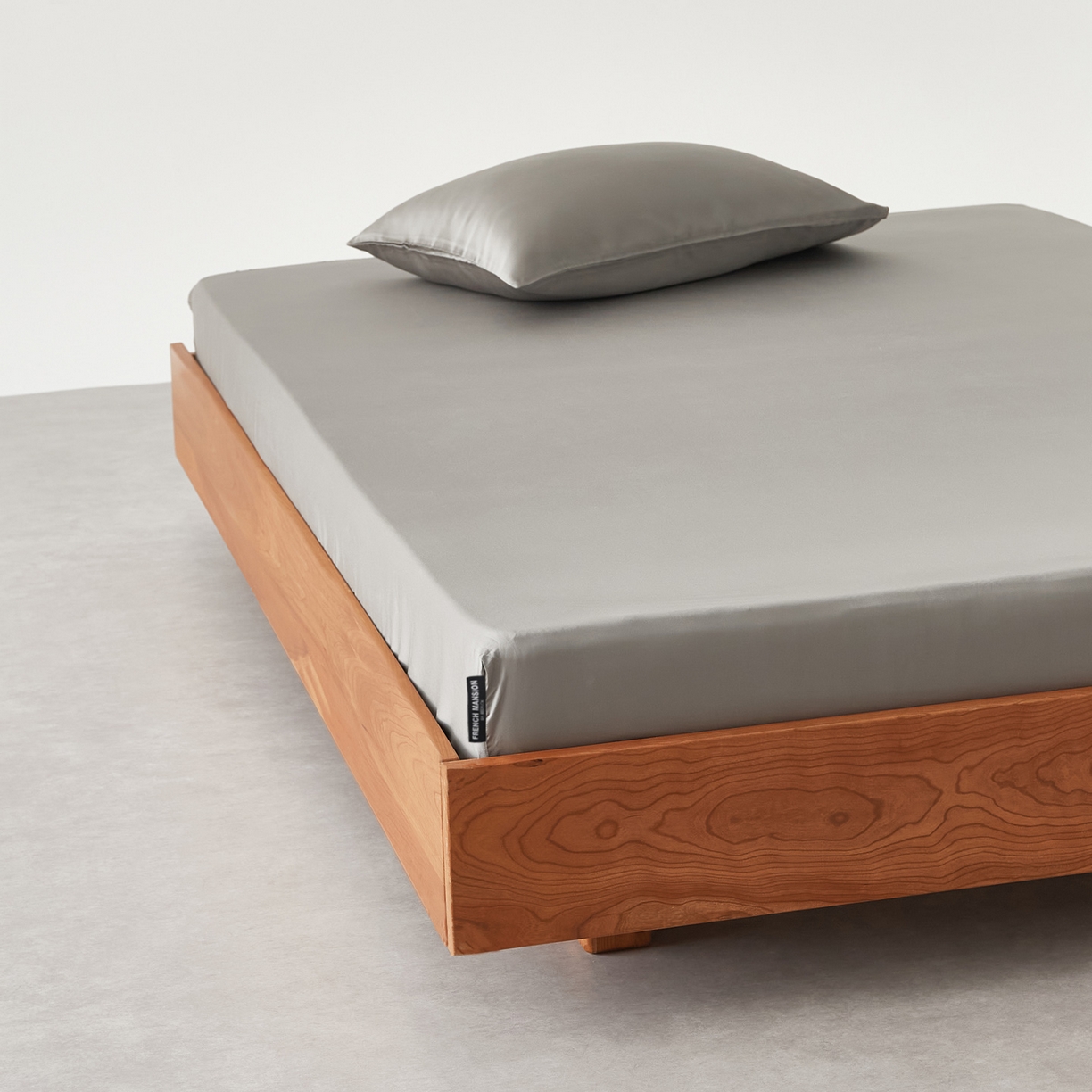 91家纺网 家纺一手货源 找家纺 EH家居 2026春夏新款简约纯色天丝单品床笠 破晓深灰