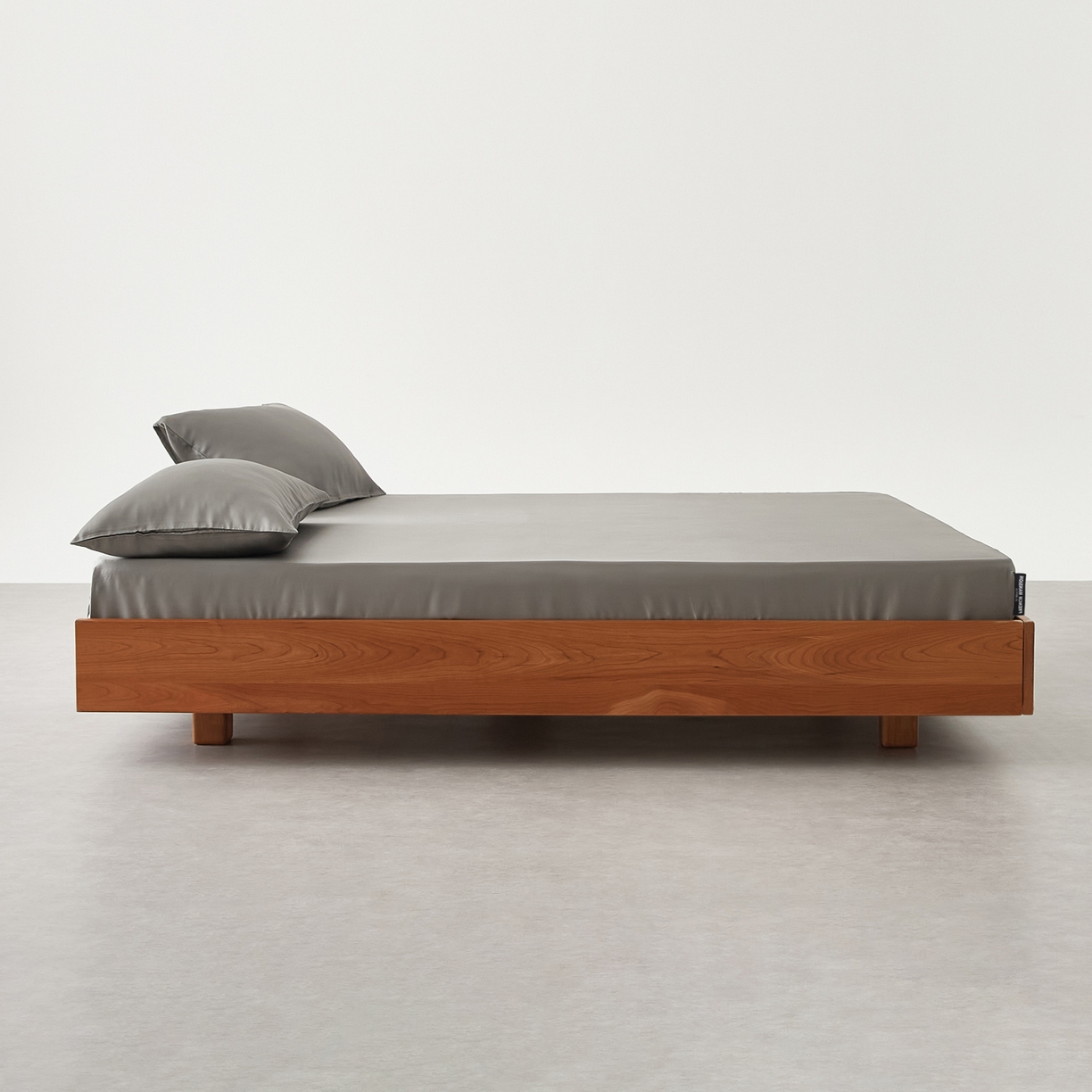 91家纺网 家纺一手货源 找家纺 EH家居 2026春夏新款简约纯色天丝单品床笠 破晓深灰