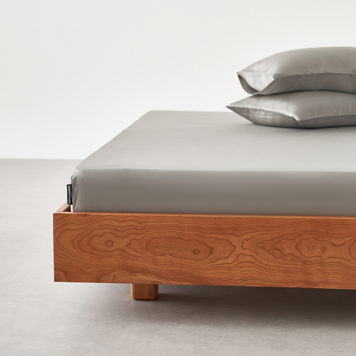 91家纺网 家纺一手货源 找家纺 EH家居 2026春夏新款简约纯色天丝单品床笠 破晓深灰