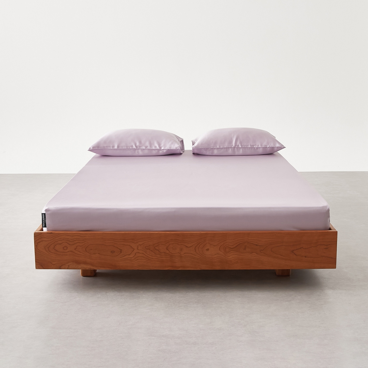 91家纺网 家纺一手货源 找家纺 EH家居 2026春夏新款简约纯色天丝单品床笠 柔紫色