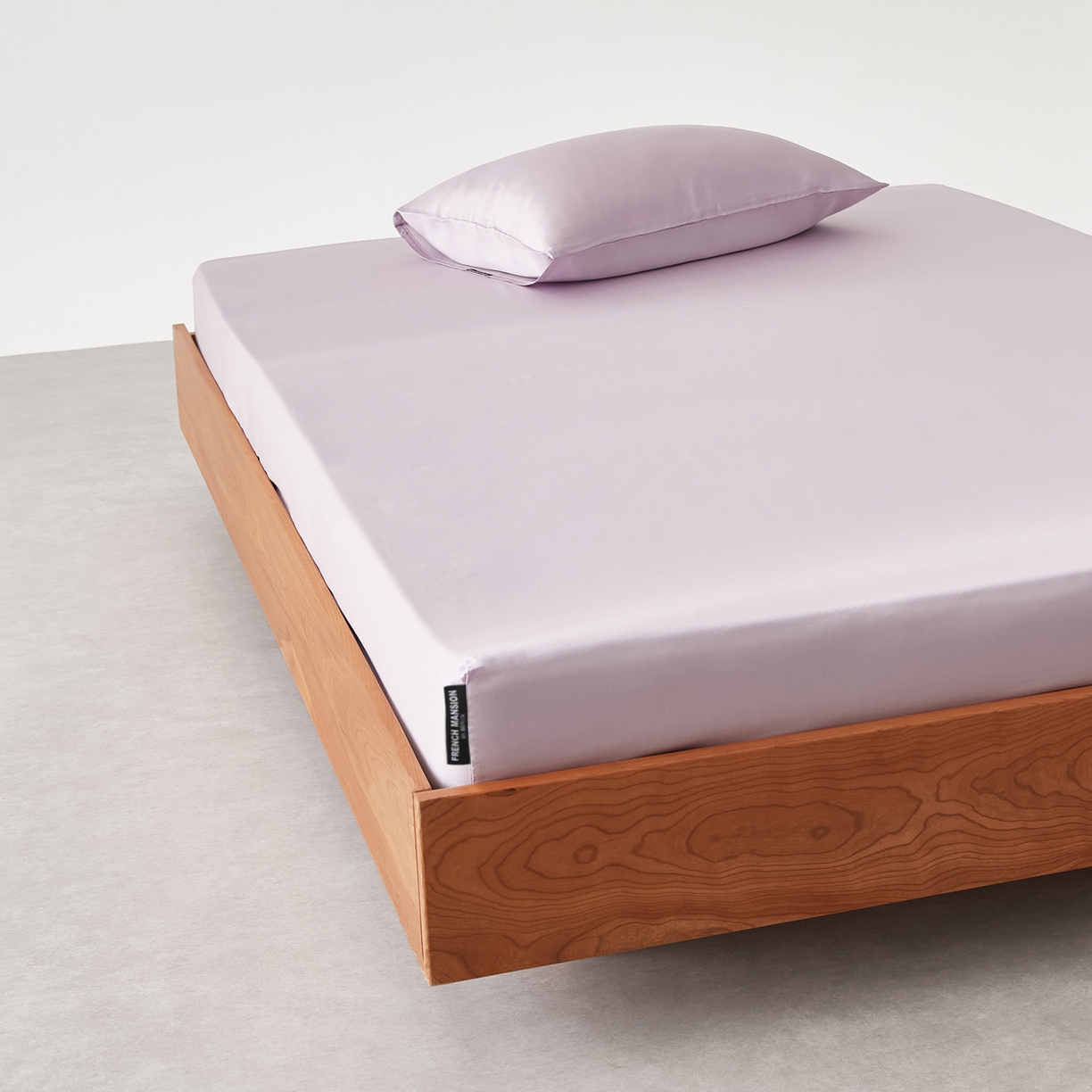 91家纺网 家纺一手货源 找家纺 EH家居 2026春夏新款简约纯色天丝单品床笠 柔紫色