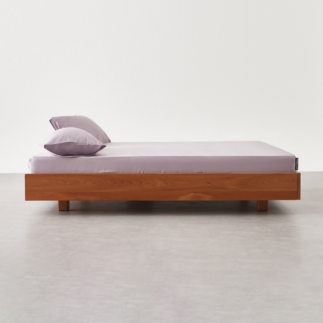 91家纺网 家纺一手货源 找家纺 EH家居 2026春夏新款简约纯色天丝单品床笠 柔紫色