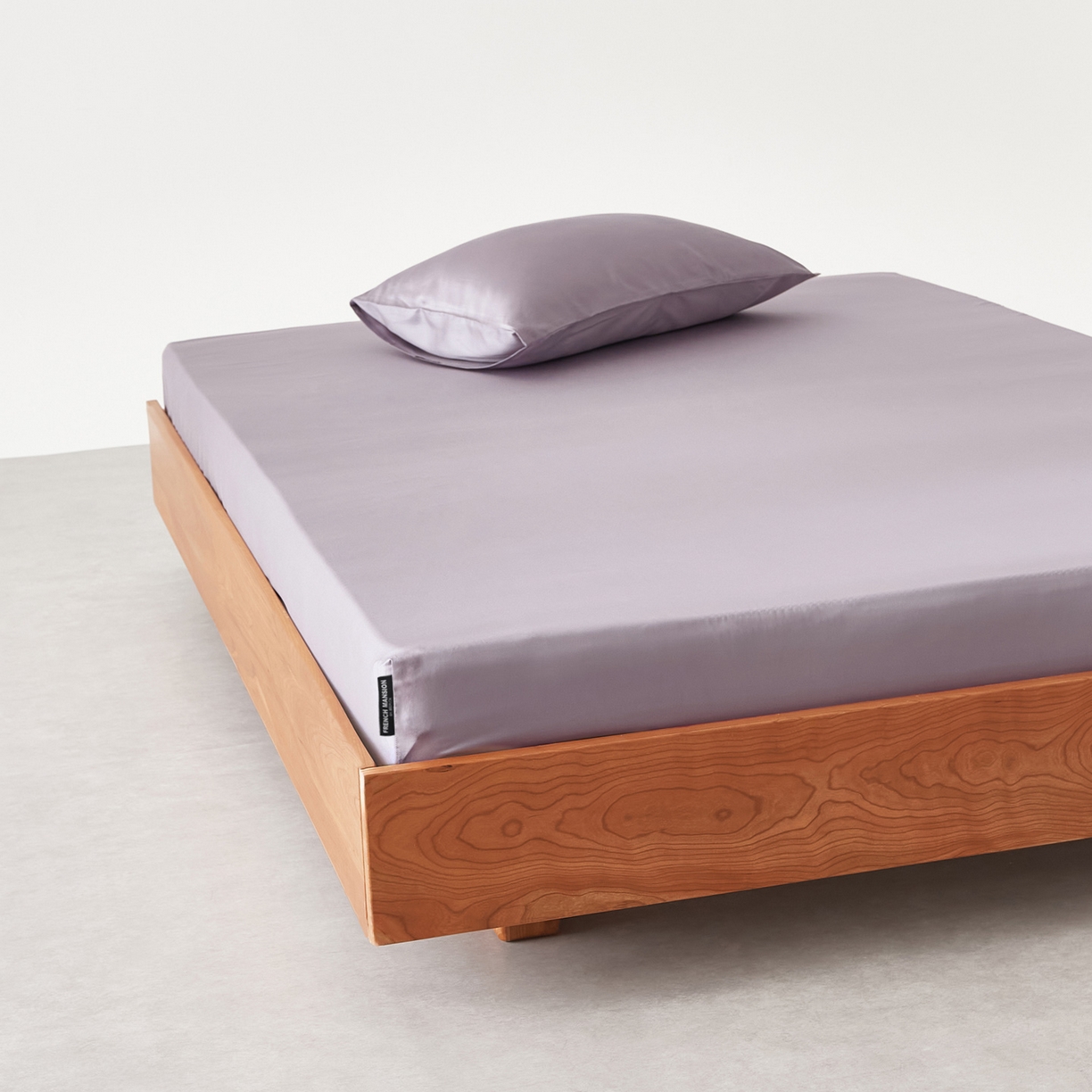 91家纺网 家纺一手货源 找家纺 EH家居 2026春夏新款简约纯色天丝单品床笠 富贵紫