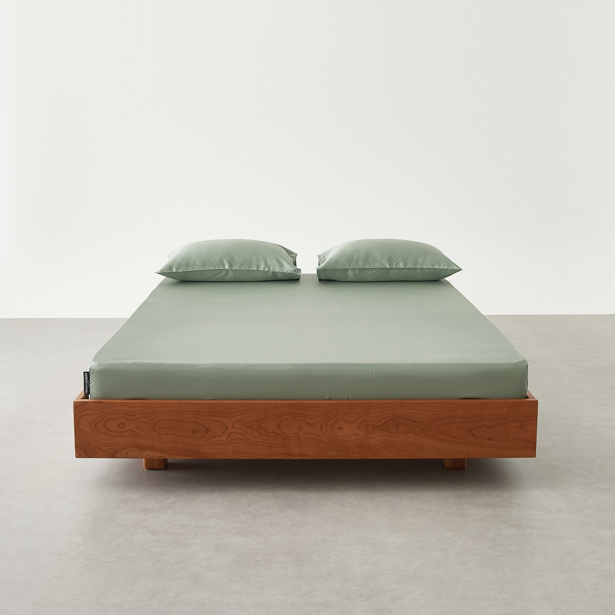 91家纺网 家纺一手货源 找家纺 EH家居 2026春夏新款简约纯色天丝单品床笠 松香绿