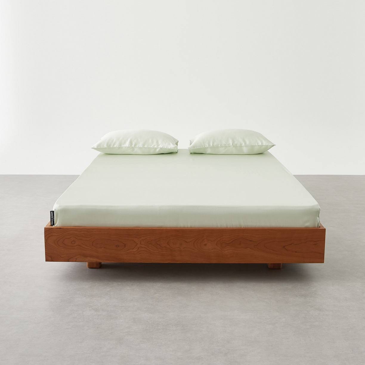 91家纺网 家纺一手货源 找家纺 EH家居 2026春夏新款简约纯色天丝单品床笠 烟雨青