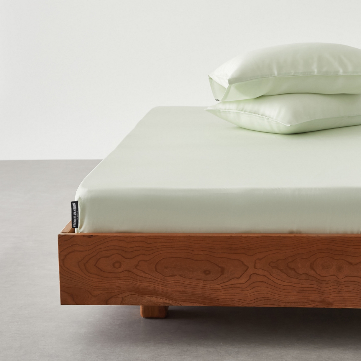 91家纺网 家纺一手货源 找家纺 EH家居 2026春夏新款简约纯色天丝单品床笠 烟雨青