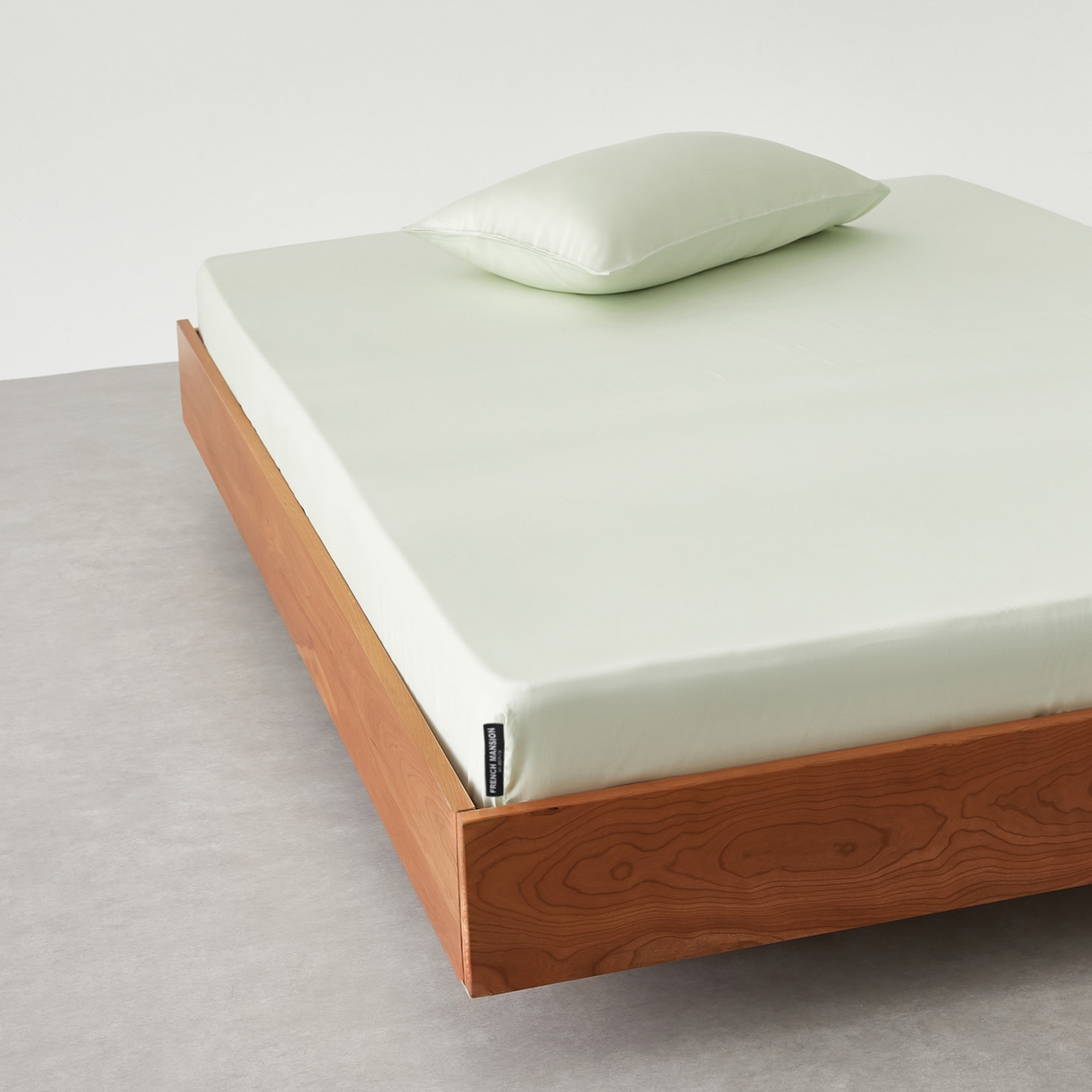 91家纺网 家纺一手货源 找家纺 EH家居 2026春夏新款简约纯色天丝单品床笠 烟雨青