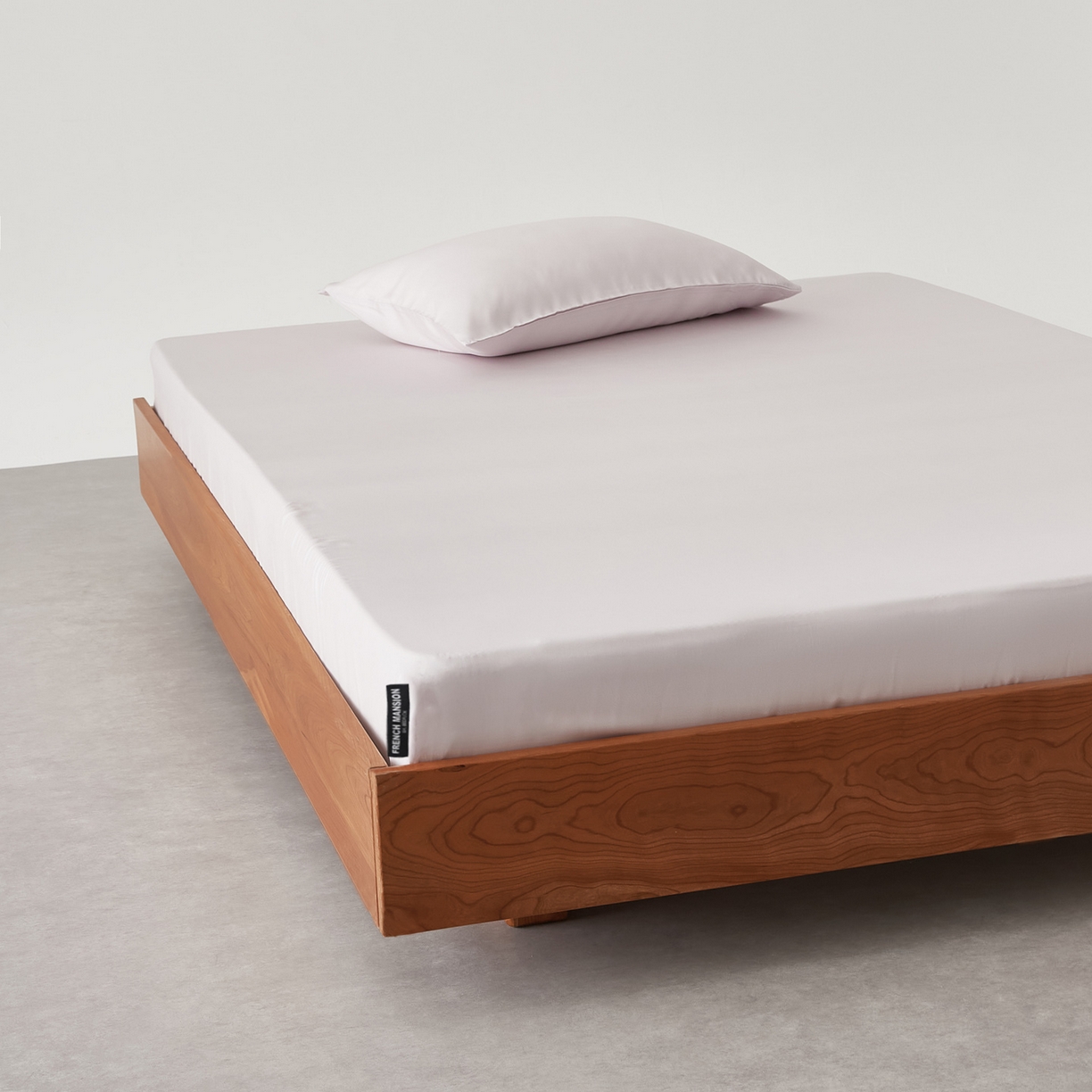 91家纺网 家纺一手货源 找家纺 EH家居 2026春夏新款简约纯色天丝单品床笠 月见粉