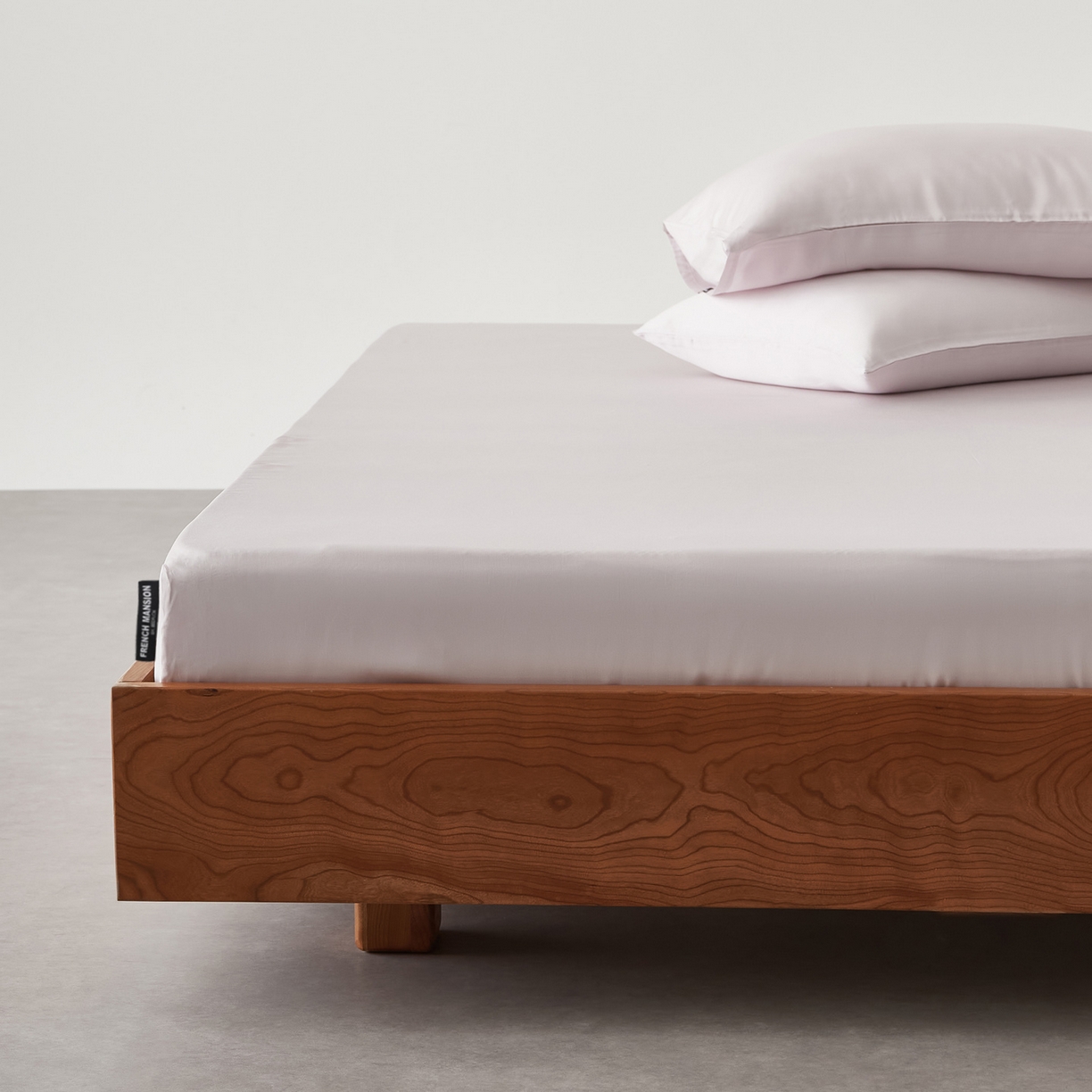 91家纺网 家纺一手货源 找家纺 EH家居 2026春夏新款简约纯色天丝单品床笠 月见粉