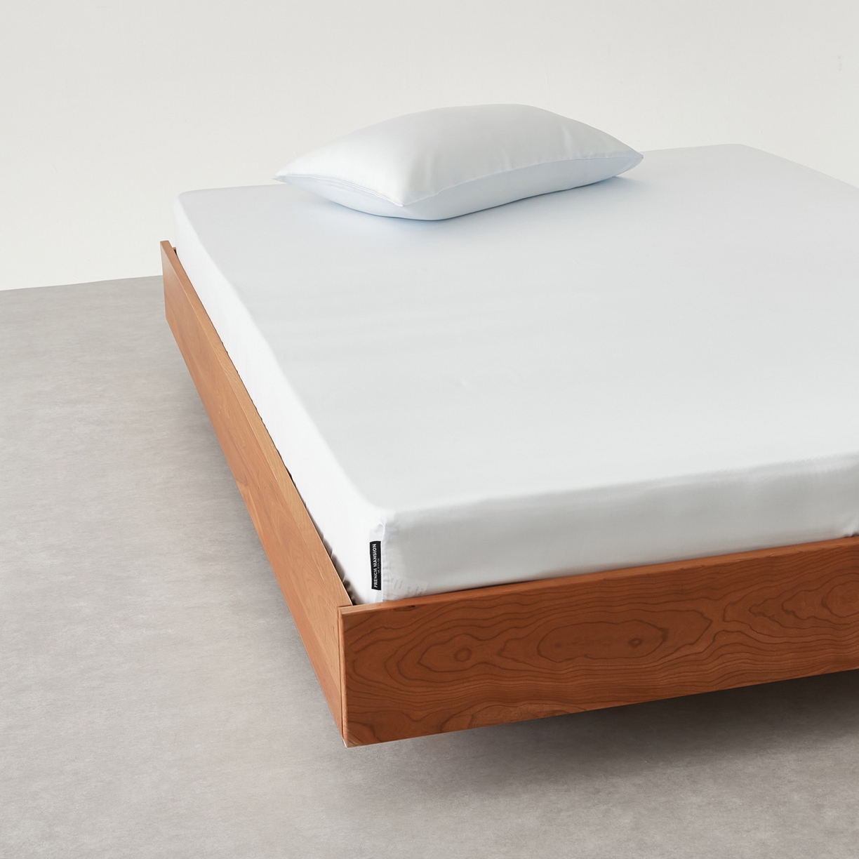 91家纺网 家纺一手货源 找家纺 EH家居 2026春夏新款简约纯色天丝单品床笠 云岚色