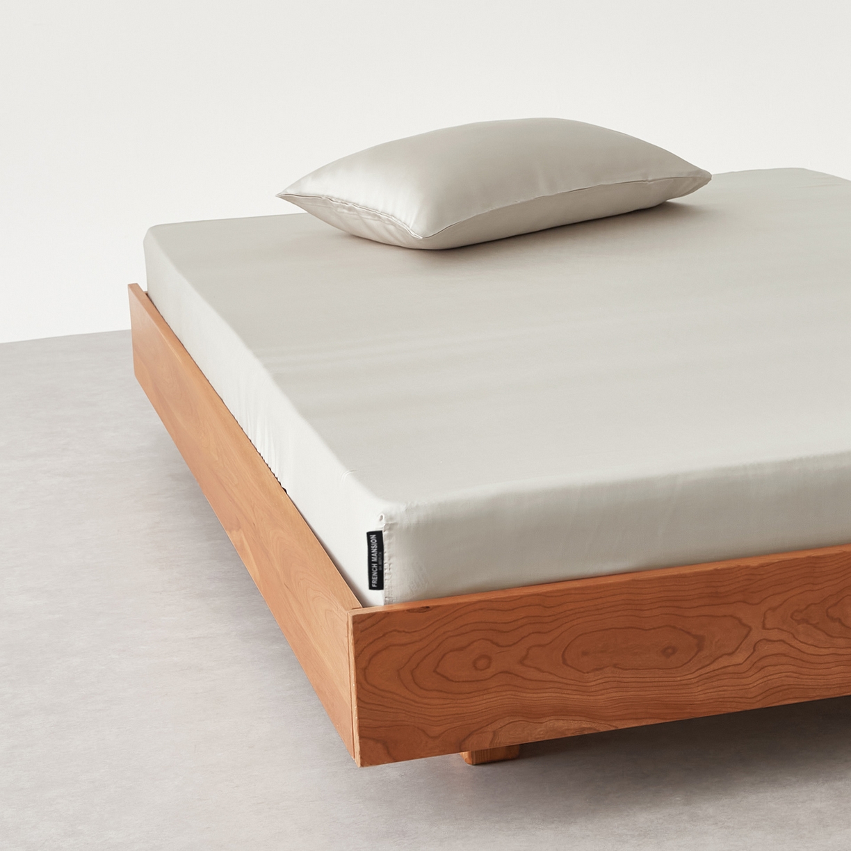 91家纺网 家纺一手货源 找家纺 EH家居 2026春夏新款简约纯色天丝单品床笠 珍珠蜜灰