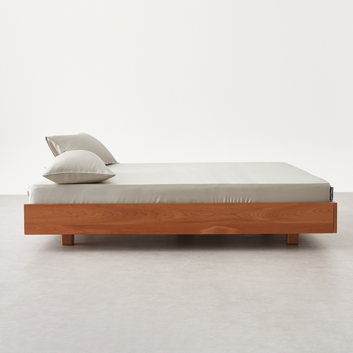 91家纺网 家纺一手货源 找家纺 EH家居 2026春夏新款简约纯色天丝单品床笠 珍珠蜜灰