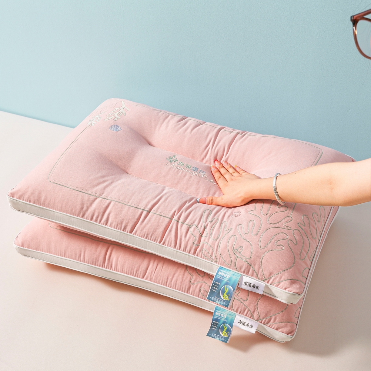 91家纺网 家纺一手货源 找家纺 浩宇家纺 2026新款刺绣款超柔软枕头枕芯成人家用舒适定型护颈款6312 粉玉