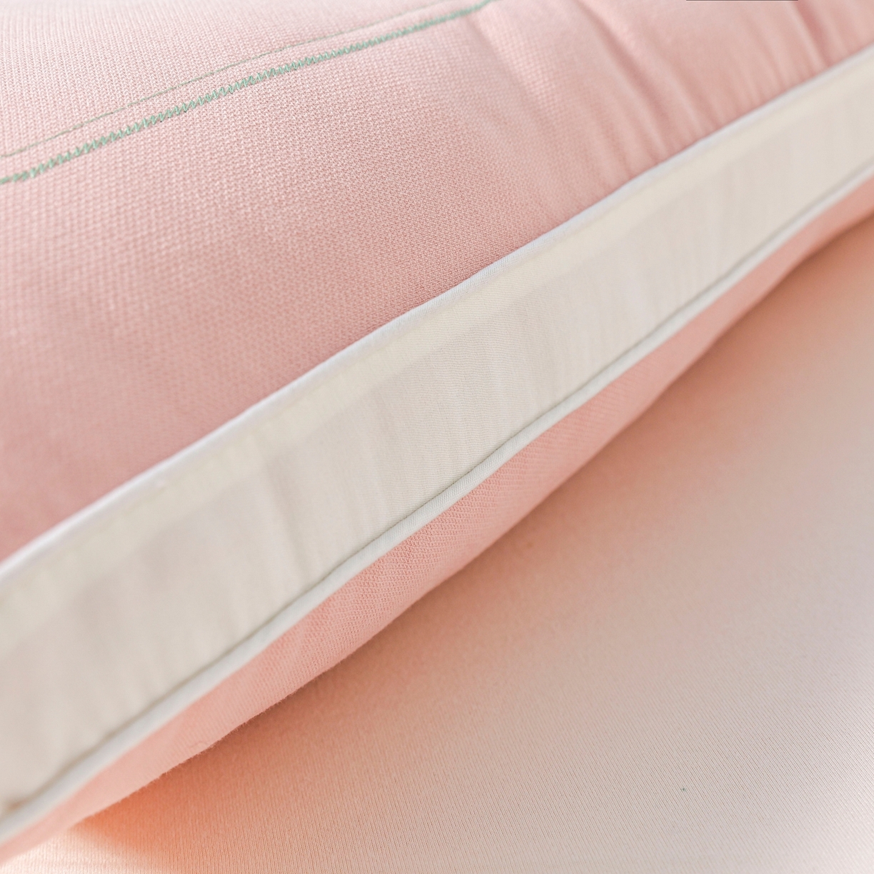 91家纺网 家纺一手货源 找家纺 浩宇家纺 2026新款刺绣款超柔软枕头枕芯成人家用舒适定型护颈款6312 粉玉