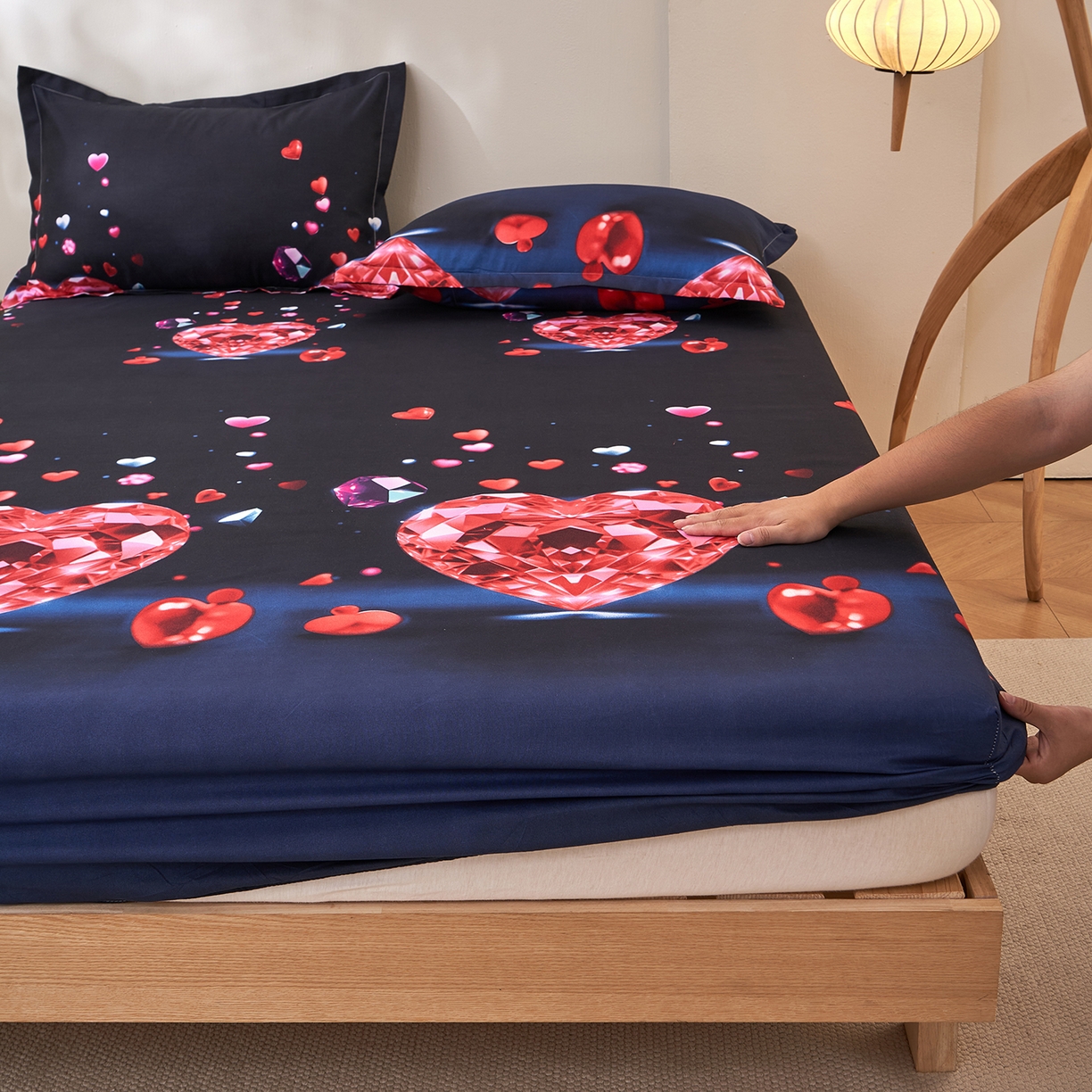 91家纺网 家纺一手货源 找家纺 馨乐家纺 2026新款亲肤舒适印花单床笠 心相恋