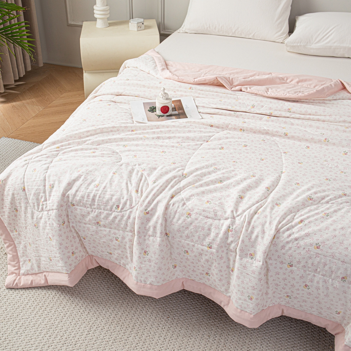 91家纺网 家纺一手货源 找家纺 亿莱鑫 2026新款时尚优棉夏被夏凉被空调被 观上月白