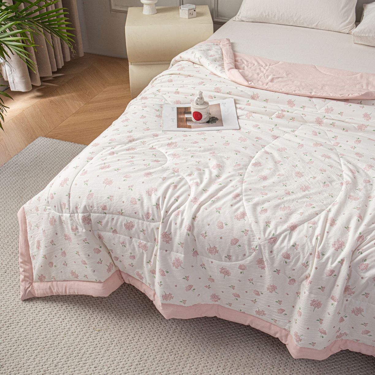 91家纺网 家纺一手货源 找家纺 亿莱鑫 2026新款时尚优棉夏被夏凉被空调被 浪漫花语