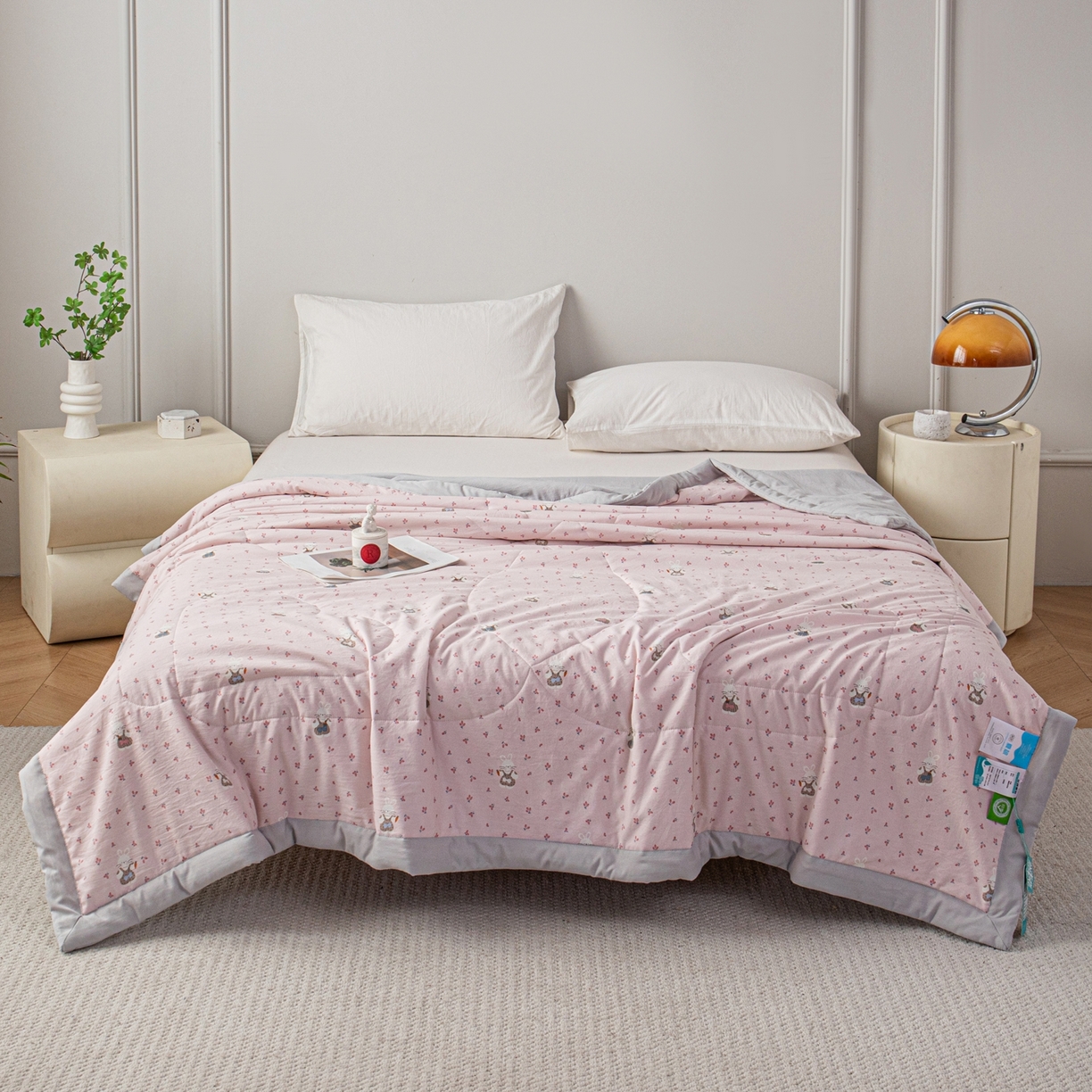 91家纺网 家纺一手货源 找家纺 亿莱鑫 2026新款时尚优棉夏被夏凉被空调被 萝卜小兔