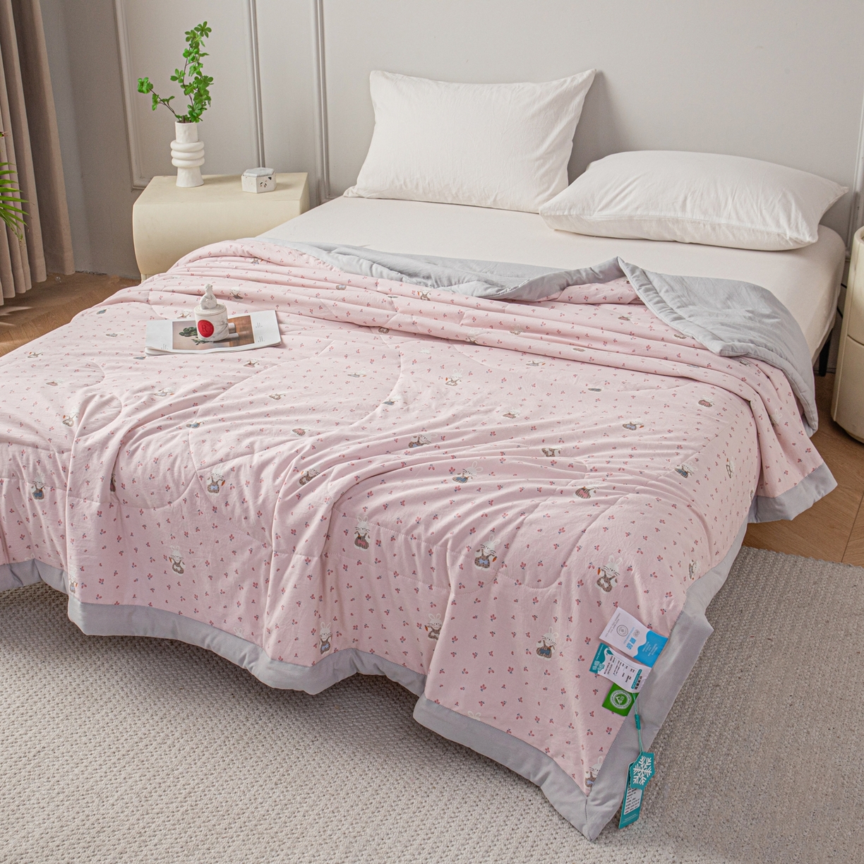 91家纺网 家纺一手货源 找家纺 亿莱鑫 2026新款时尚优棉夏被夏凉被空调被 萝卜小兔