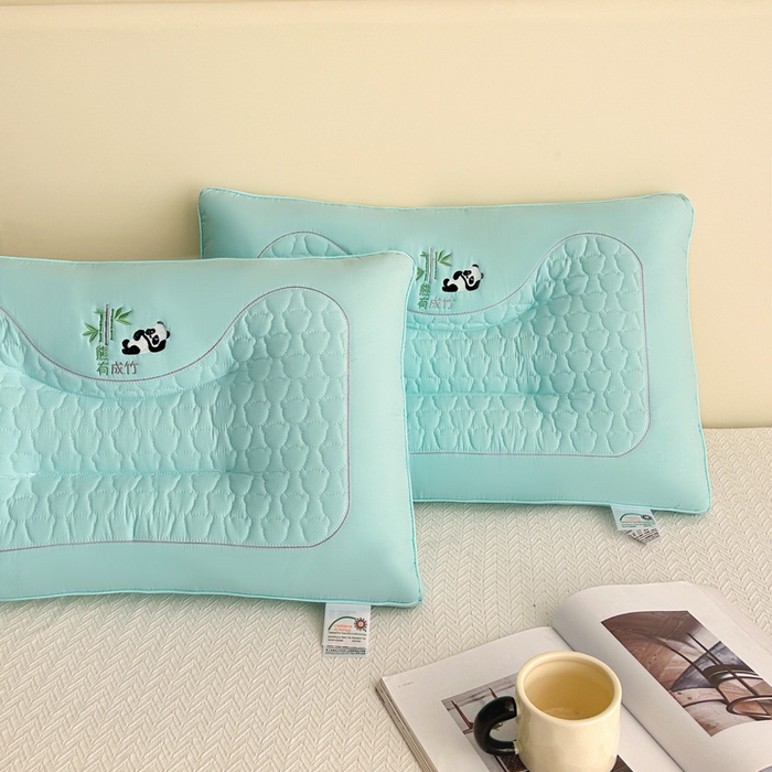 91家纺网 家纺一手货源 找家纺 浩宇家纺 2026新款熊猫熊有成竹枕头枕芯成人家用舒适定型护颈款6317 绿色