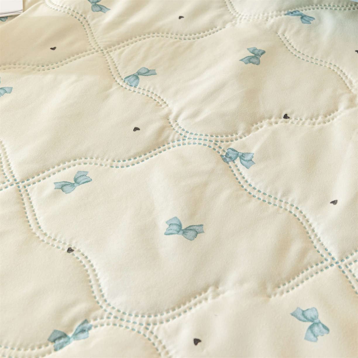 91家纺网 家纺一手货源 找家纺 梵心家纺 2026新款磨毛印花水洗棉夏被夏凉被空调被TEMU跨境爆款被子 蝴蝶结-蓝