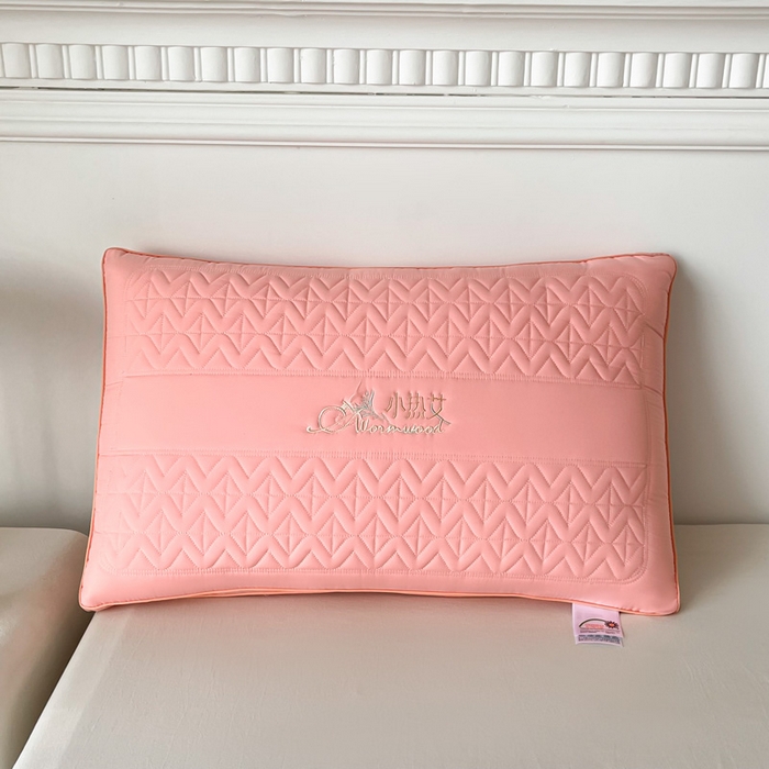 91家纺网 家纺一手货源 找家纺 浩宇家纺 2026新款小热艾枕头热熔枕枕芯单枕芯整张棉高弹不变形可水洗款6318 粉色