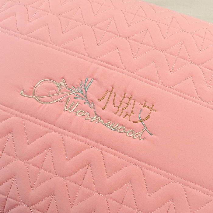 91家纺网 家纺一手货源 找家纺 浩宇家纺 2026新款小热艾枕头热熔枕枕芯单枕芯整张棉高弹不变形可水洗款6318 粉色