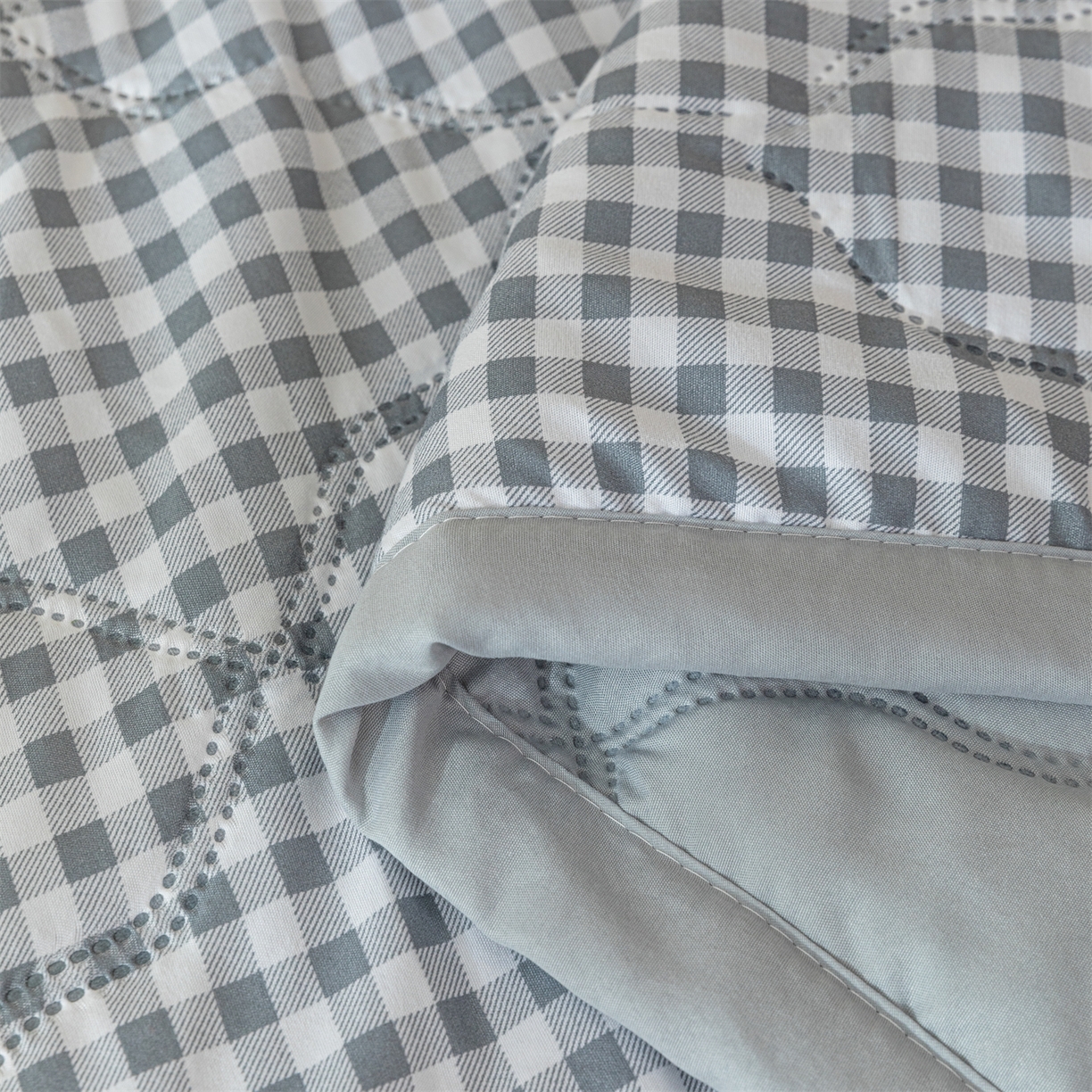 91家纺网 家纺一手货源 找家纺 梵心家纺 2026新款磨毛印花水洗棉夏被夏凉被空调被TEMU跨境爆款被子 灰小格