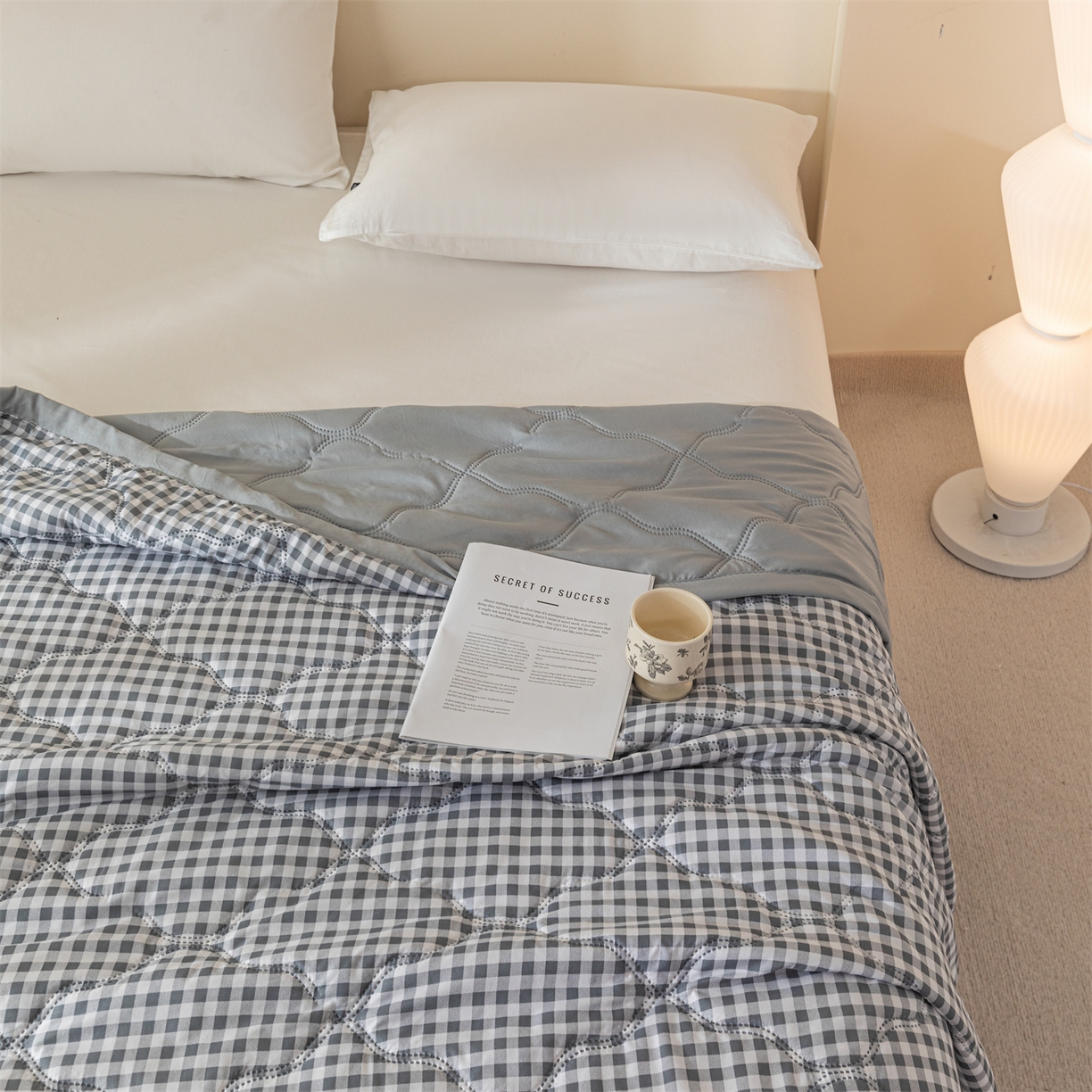 91家纺网 家纺一手货源 找家纺 梵心家纺 2026新款磨毛印花水洗棉夏被夏凉被空调被TEMU跨境爆款被子 灰小格