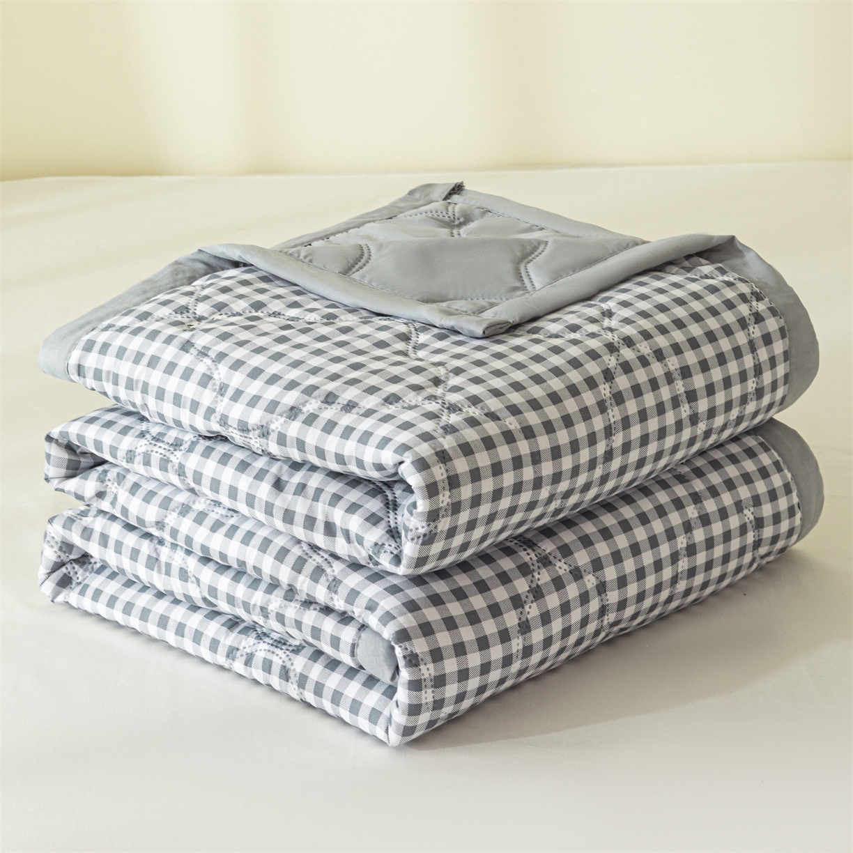 91家纺网 家纺一手货源 找家纺 梵心家纺 2026新款磨毛印花水洗棉夏被夏凉被空调被TEMU跨境爆款被子 灰小格