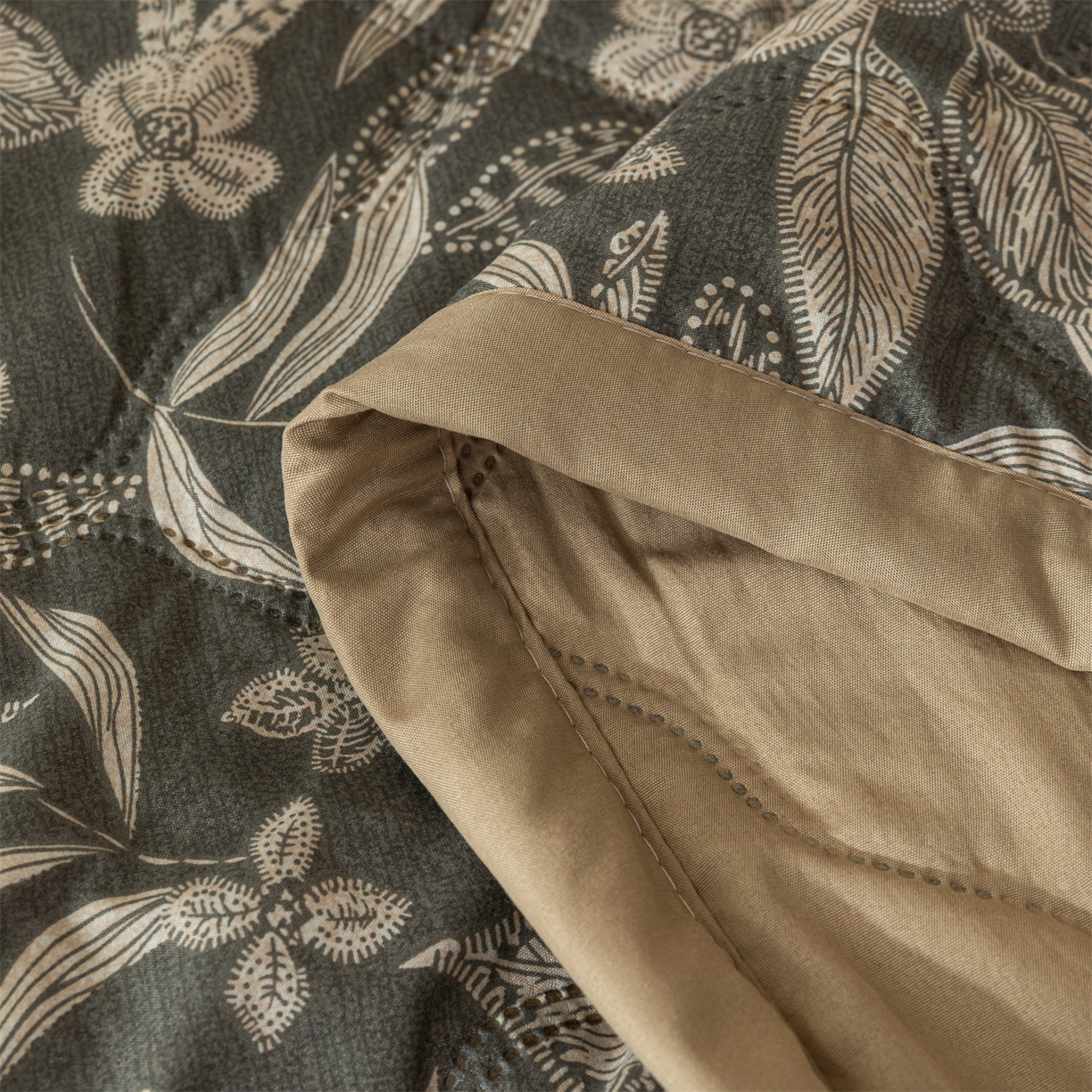 91家纺网 家纺一手货源 找家纺  梵心家纺 2026新款磨毛印花水洗棉夏被夏凉被空调被TEMU跨境爆款被子 墨叶